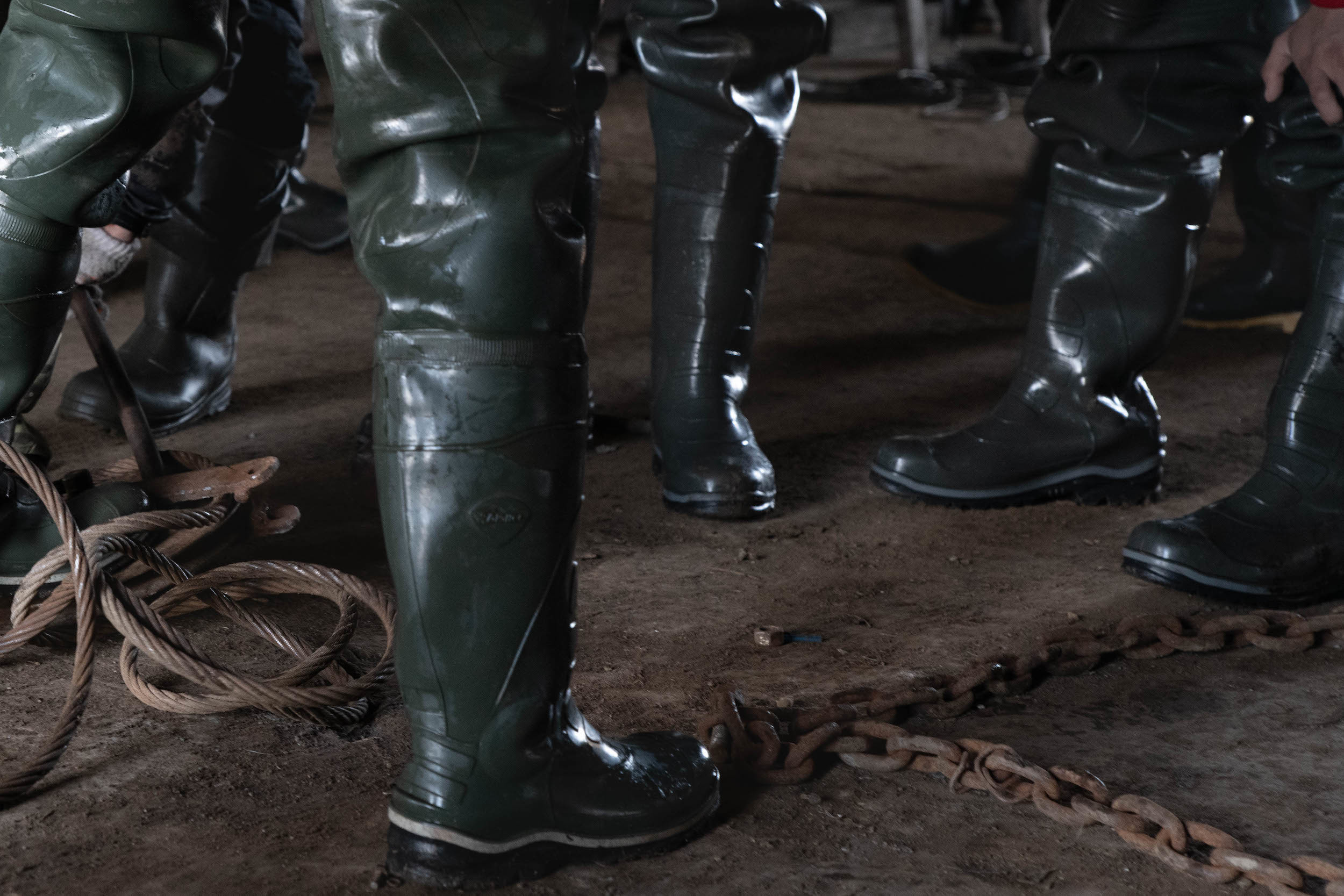 Морзверобои используют схожую амуницию. Даже сапоги.