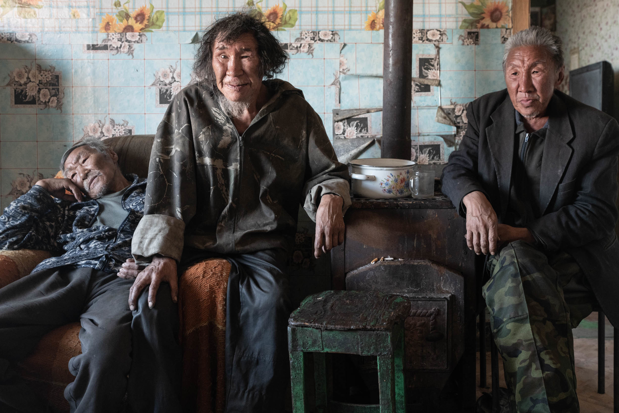 Внутри дома в деревне Энурмино