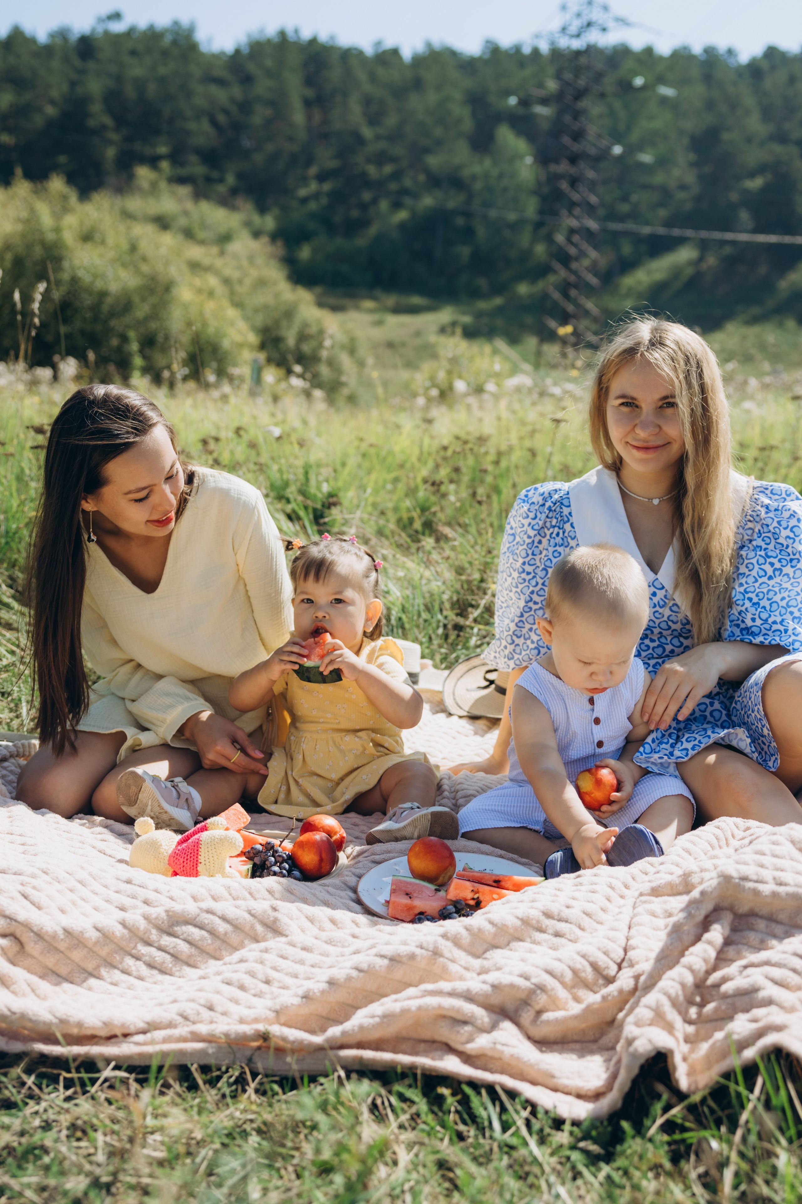 Семейная съёмка в поле. Свадебный, семейный фотограф в Иркутске Светлана Макаричева