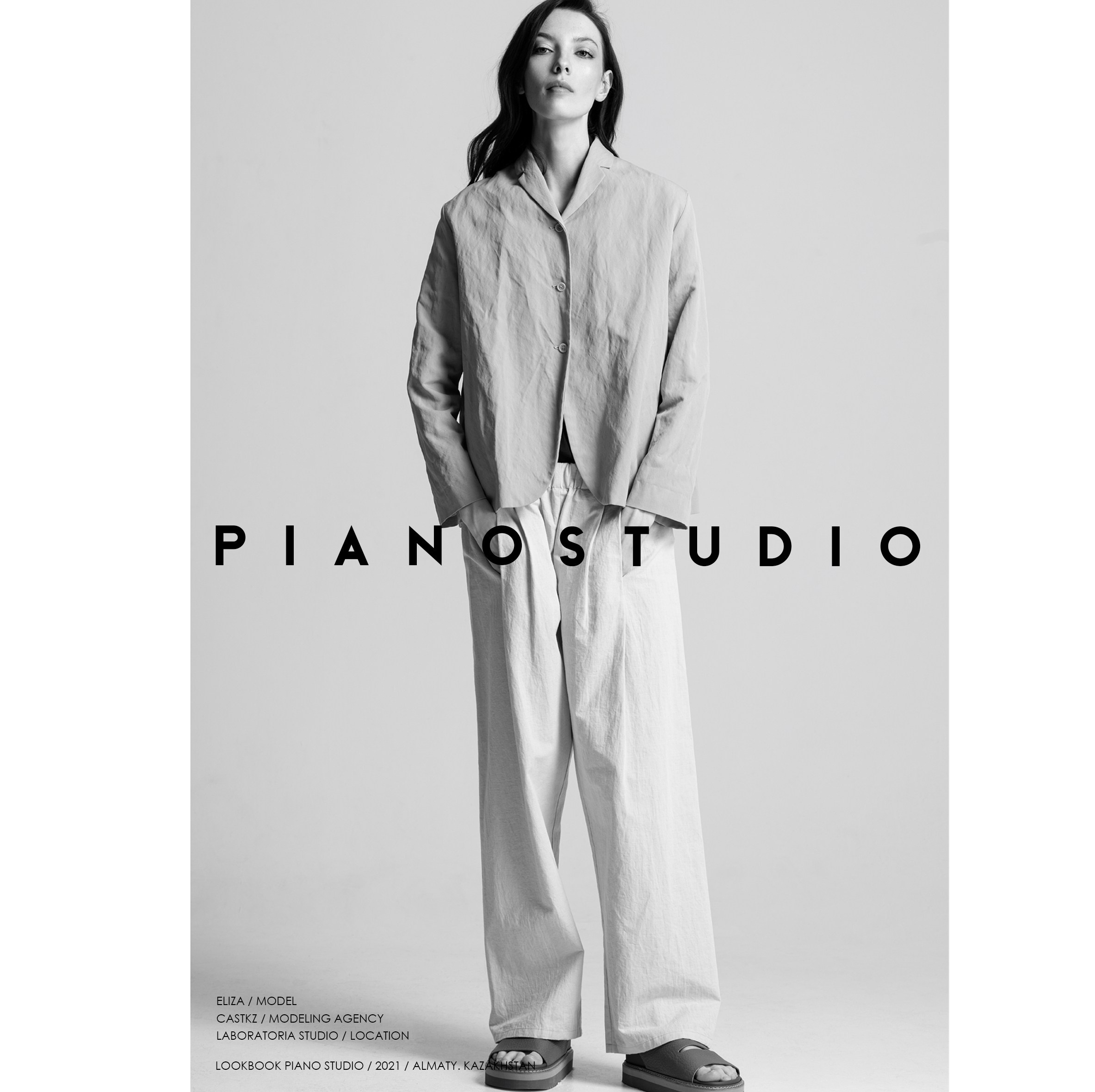 Имиджевая съёмка для бренда Piano Studio — чёрно-белая фотография модели в стильном костюме, рекламный контент для соцсетей и каталогов.