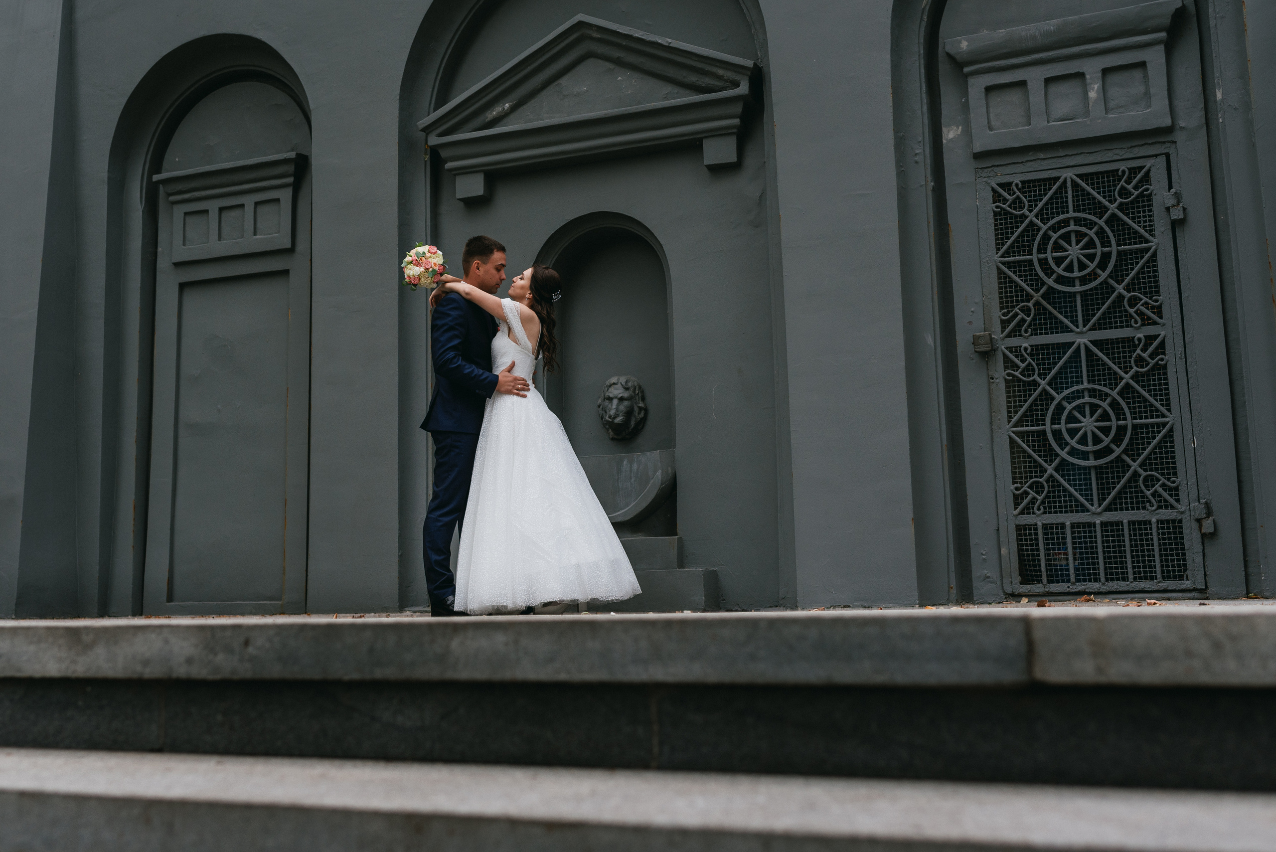 Свадебное фото молодоженов. Свадебный фотограф — фотограф на свадьбу в Воронеже — Свадебное фото
