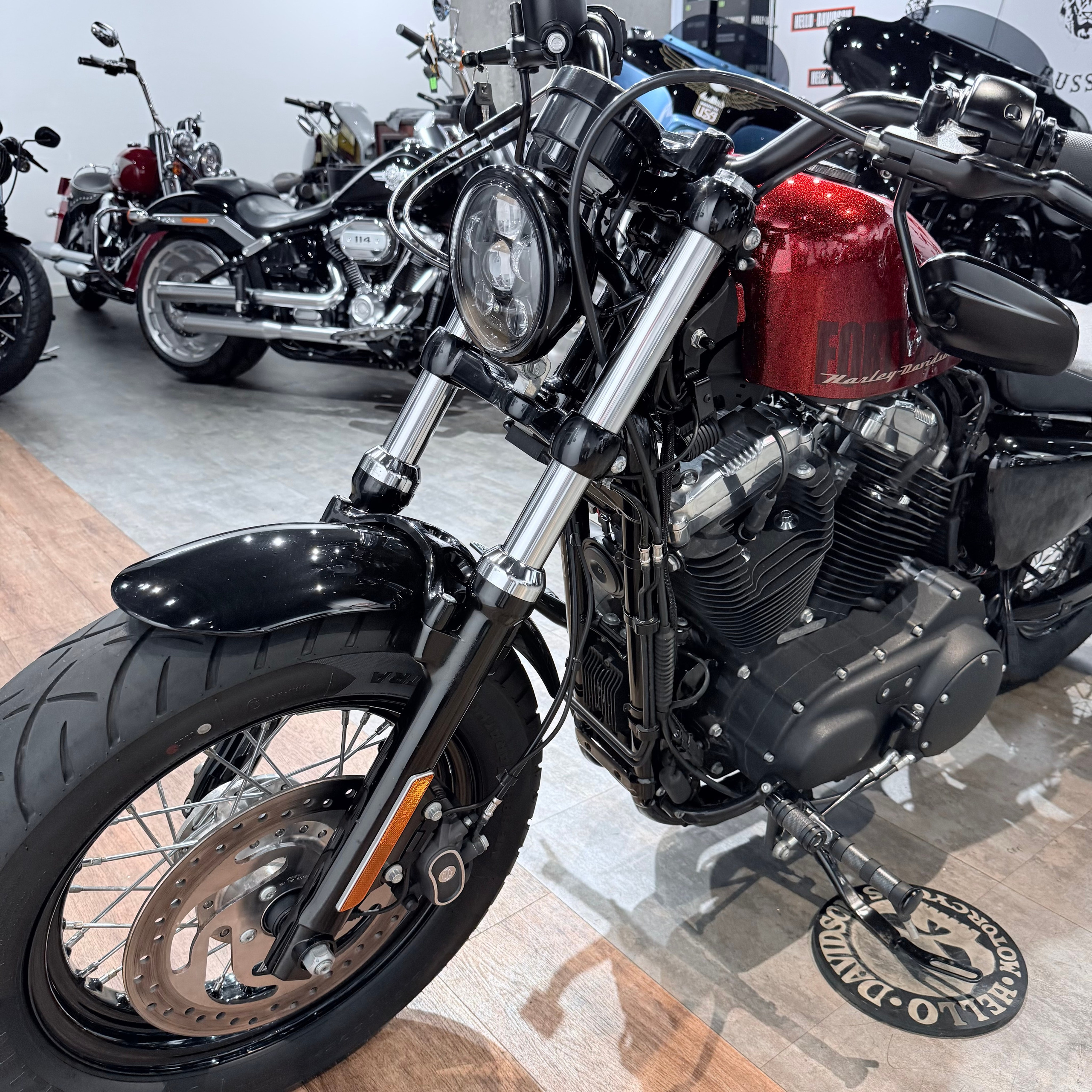 Купить Harley-Davidson 2015 Forty-Eight 1200 ABS (Softail/Dyna) — подробнее на сайте. Hello Davidson, Москва. Только хорошие мотоц