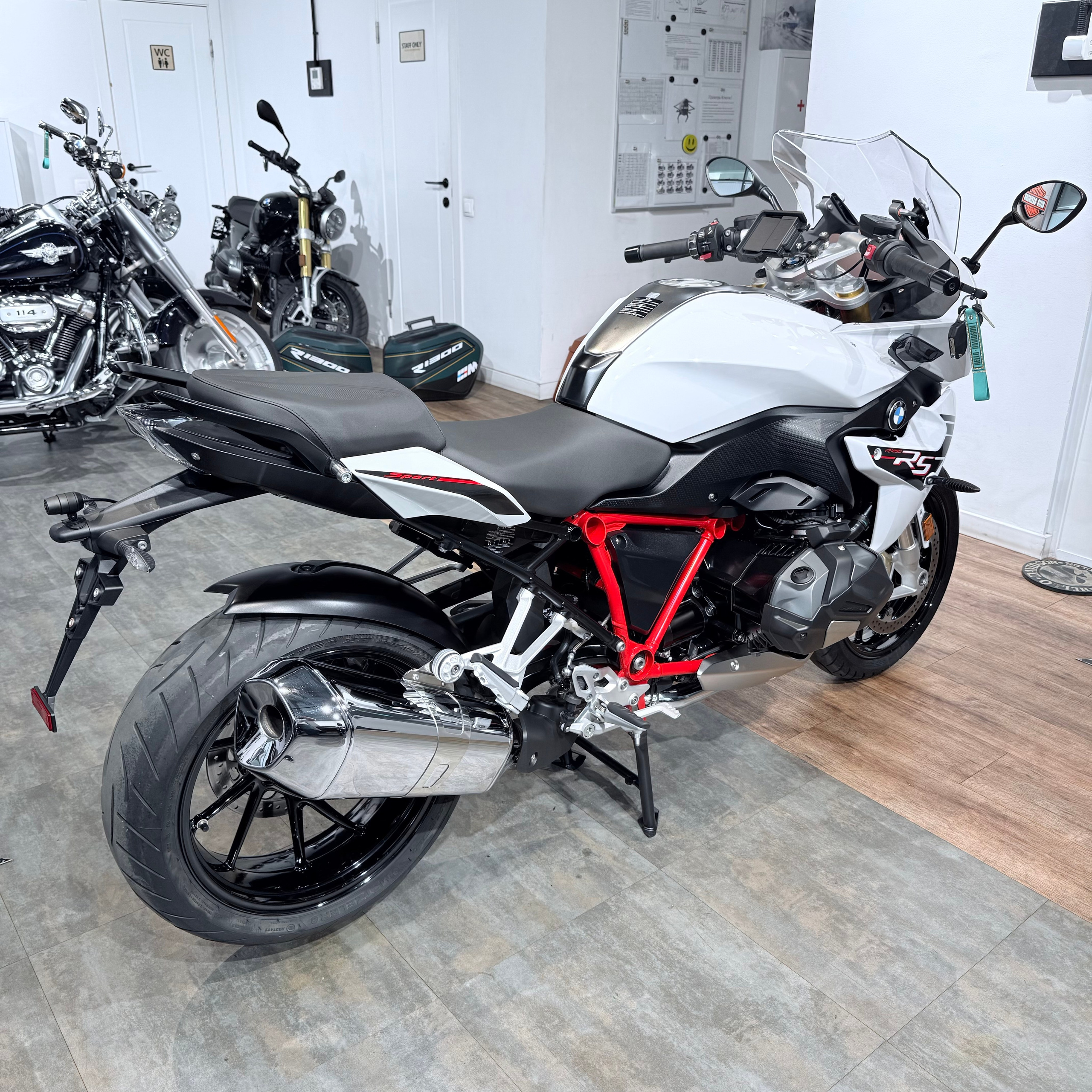 2022 ВМW R1250RS Sрort ABS Light White Red Frаmе. Hello Davidson, Москва. Только хорошие мотоциклы…
