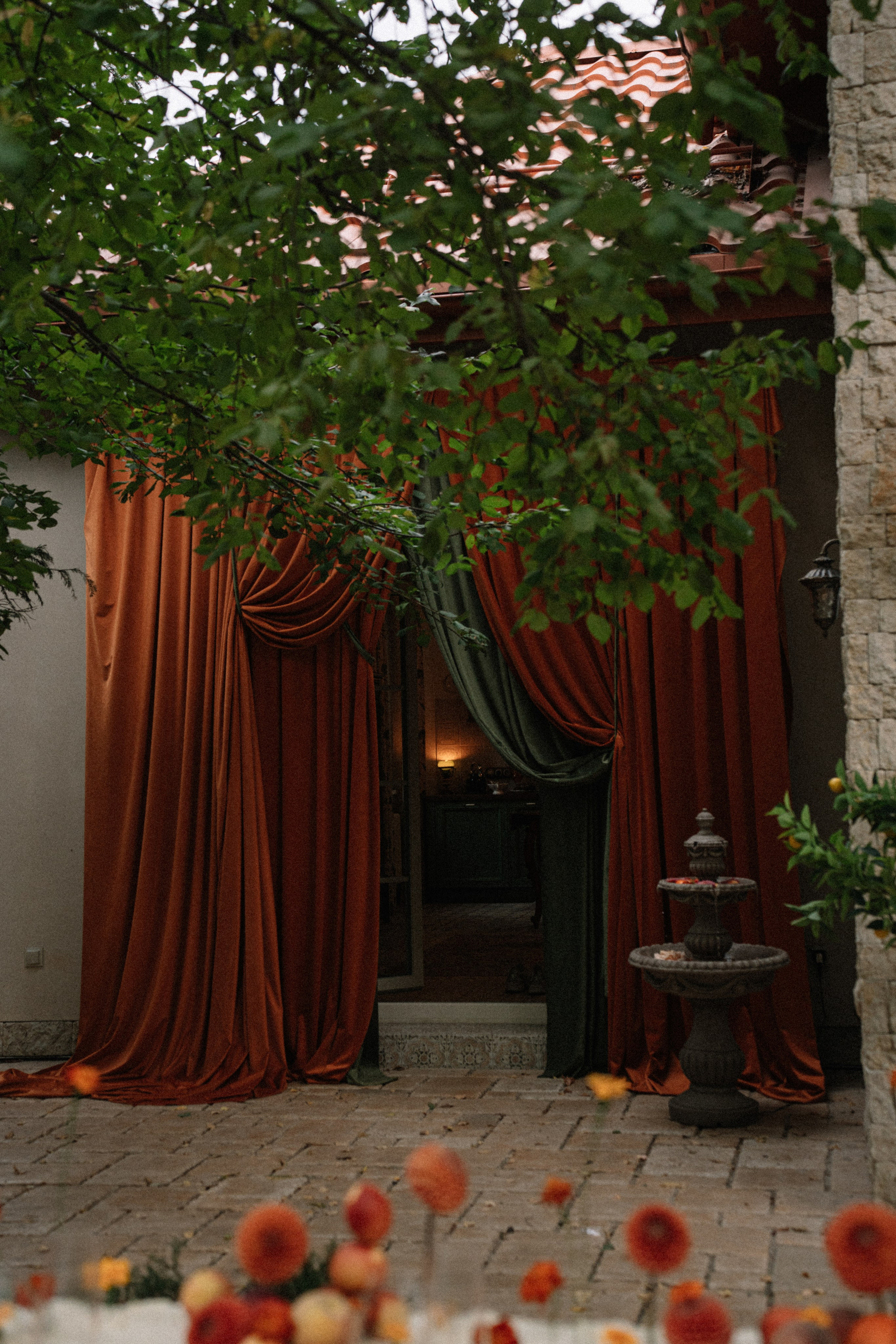 Свадебная фотосессия на вилле VILLA ROSSA