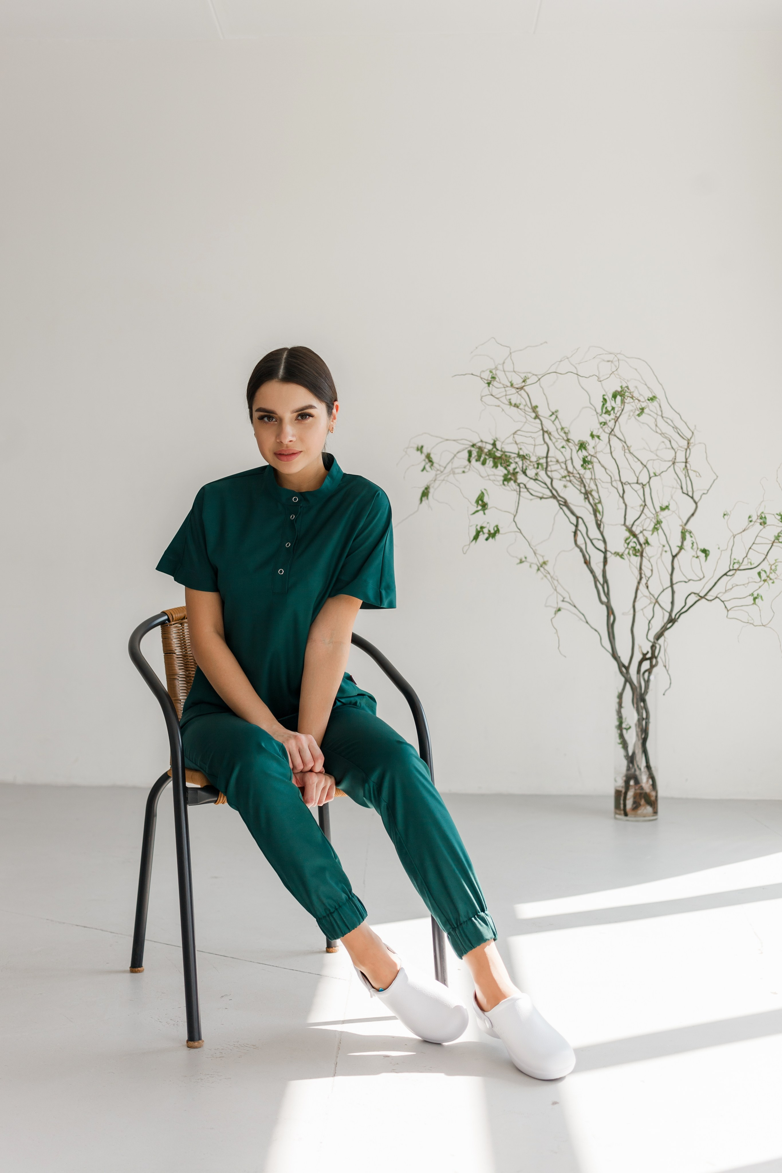 Яркие и стильные фотографии для маркетплейсов помогут вашему бренду выделиться на рынке. Обращаясь к контентному фотографу Анне Островской, вы получаете не только профессиональные снимки, но и возможность привлечь внимание вашей целевой аудитории и увеличить спрос на ваш текстиль.