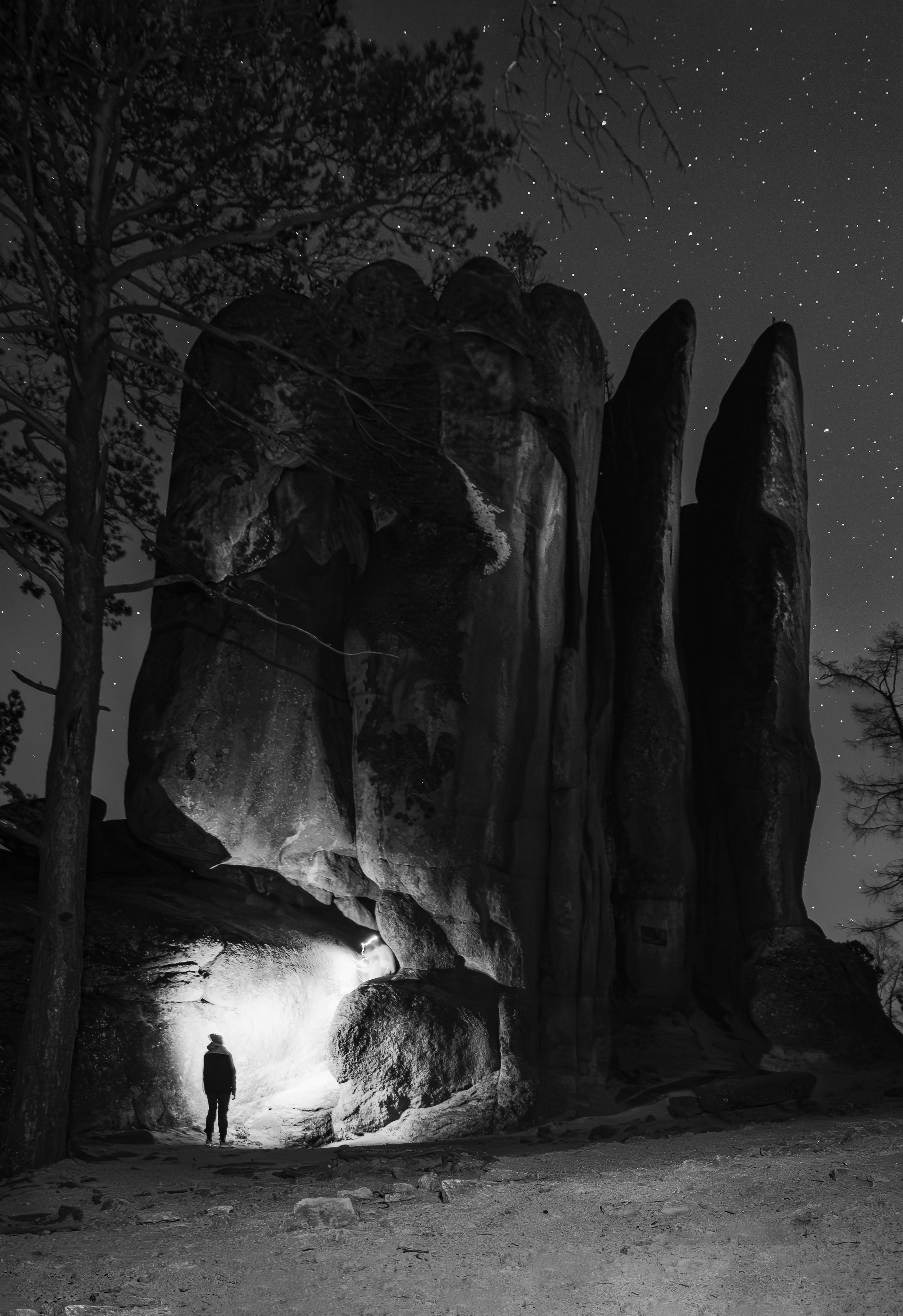 Край причудливых скал. Элина Гусарова