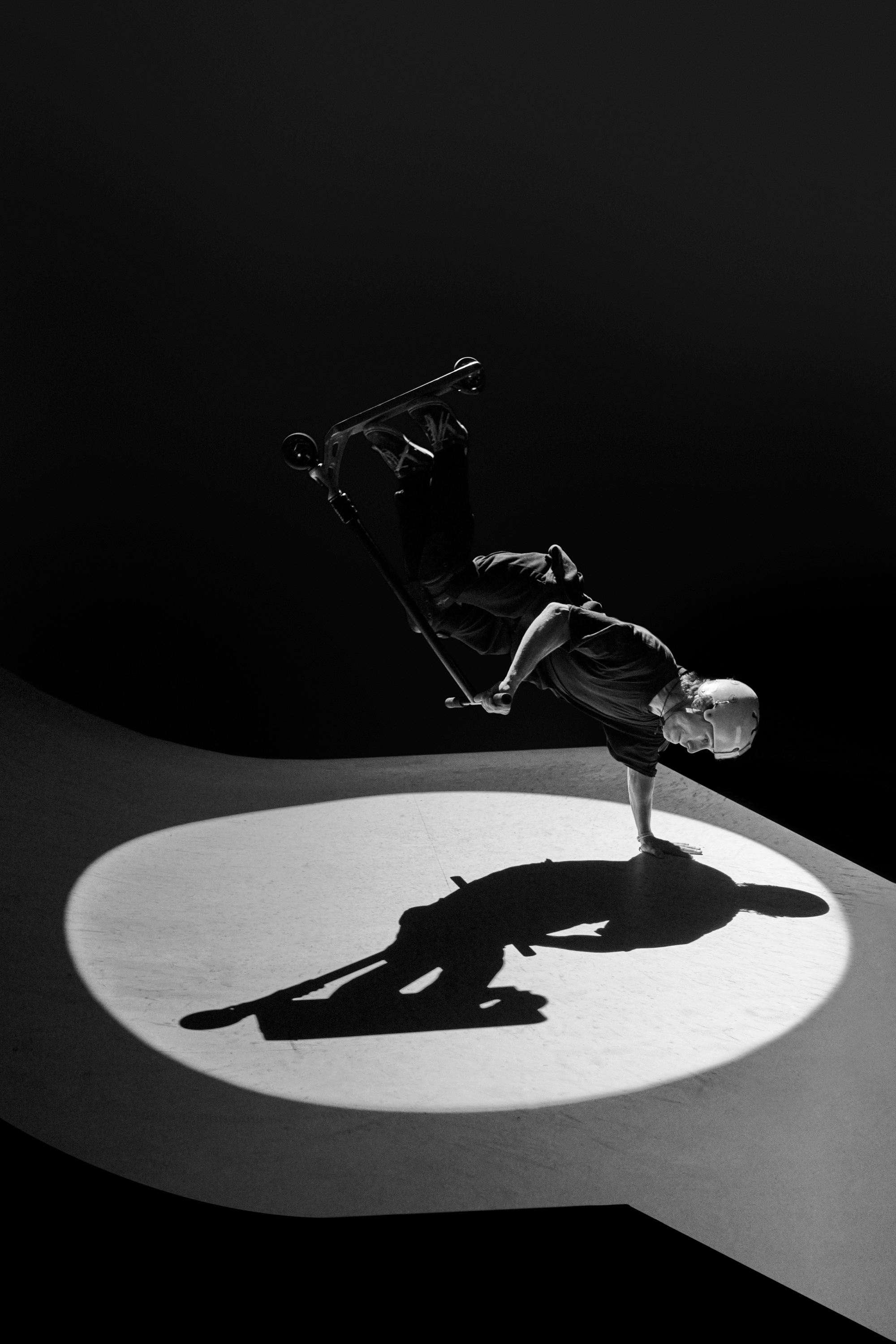 Самокат в кругу. Creative photographer Denis Klero