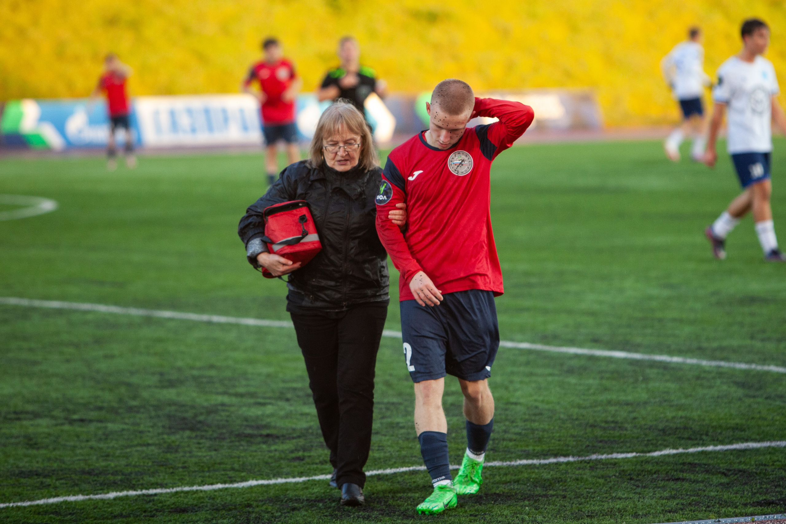 Матч юношеской футбольной лиги между командами СШ «Сахалин» и «СШОР № 1» (Комсомольск-на-Амуре) (U-18). Кутузов Евгений Фотограф в Южно-Сахалинске