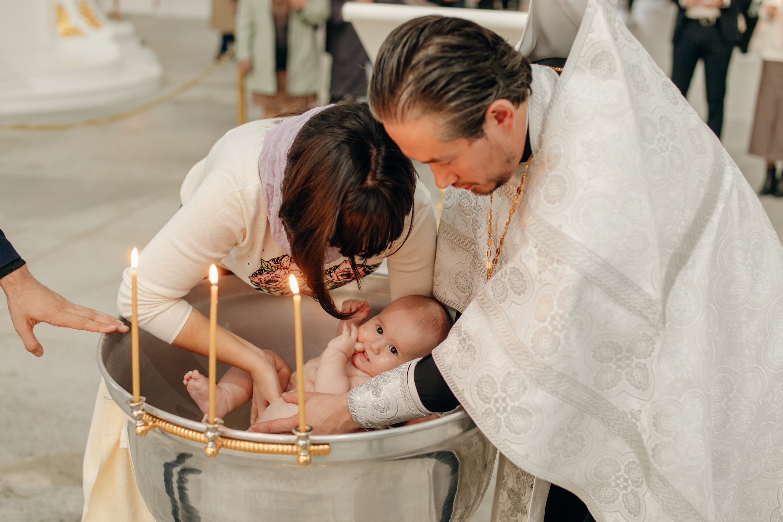 Крещение ребенка в Смольном соборе СПб. Фотограф крещение венчание в Петербурге! Помогает подобрать храм и посоветовал душевного батюшку в СПб