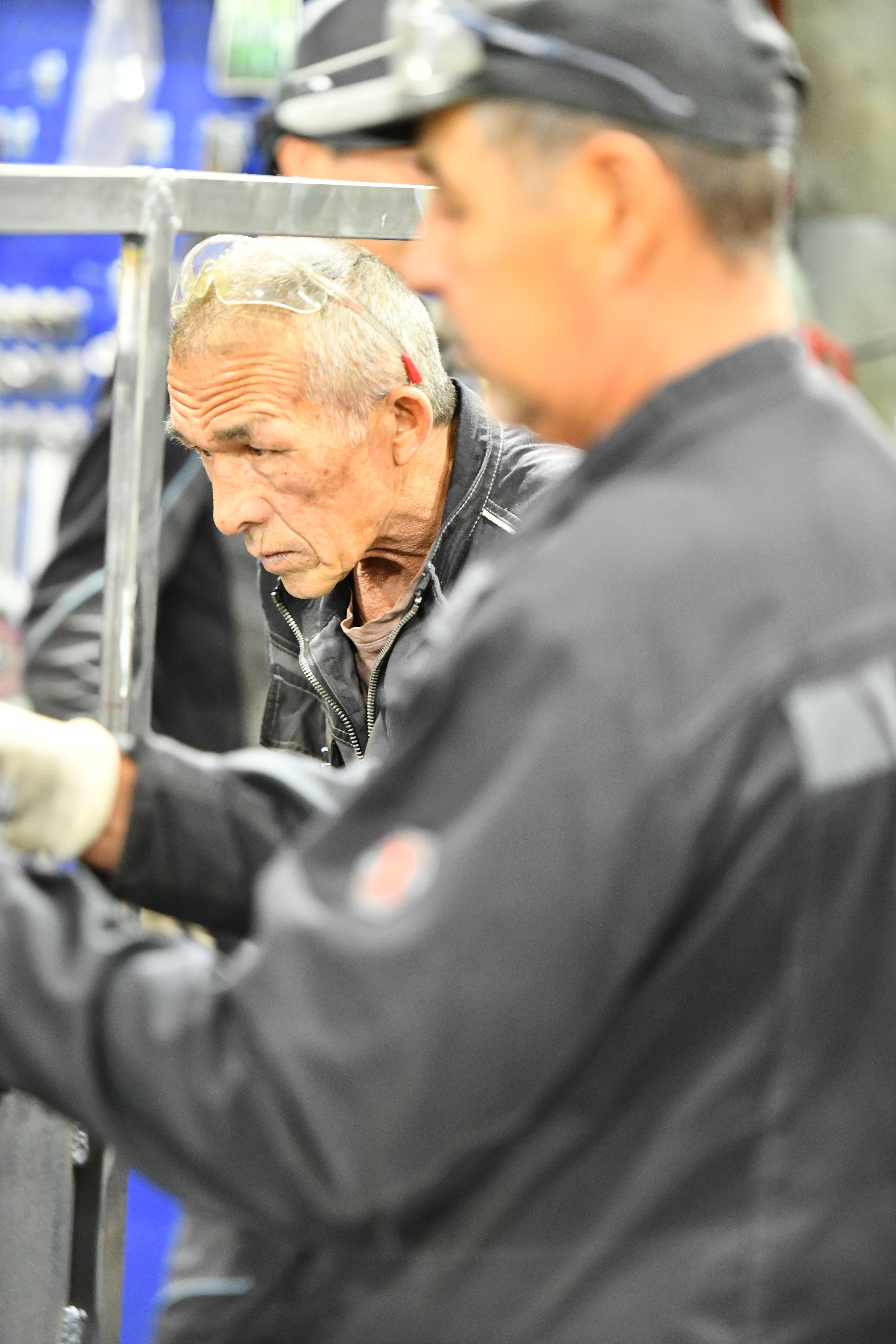 Репортаж с экскурсии на Завод ТРОМ. Репортажный и семейный фотограф — Шелихов Сергей