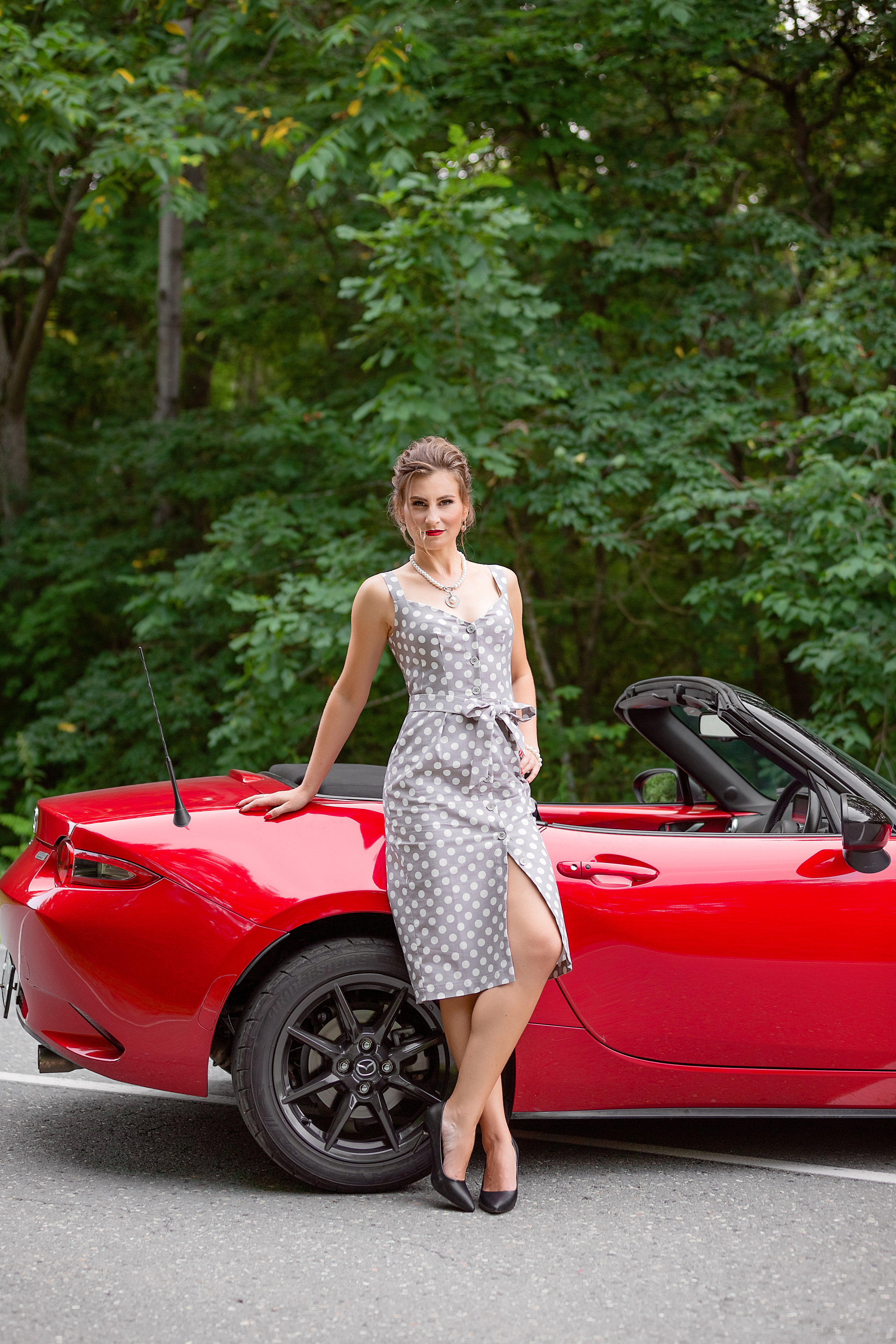 Леди на красном кабриолете. Стильный выпускной альбом Владивосток фотограф Вероника Мигачева