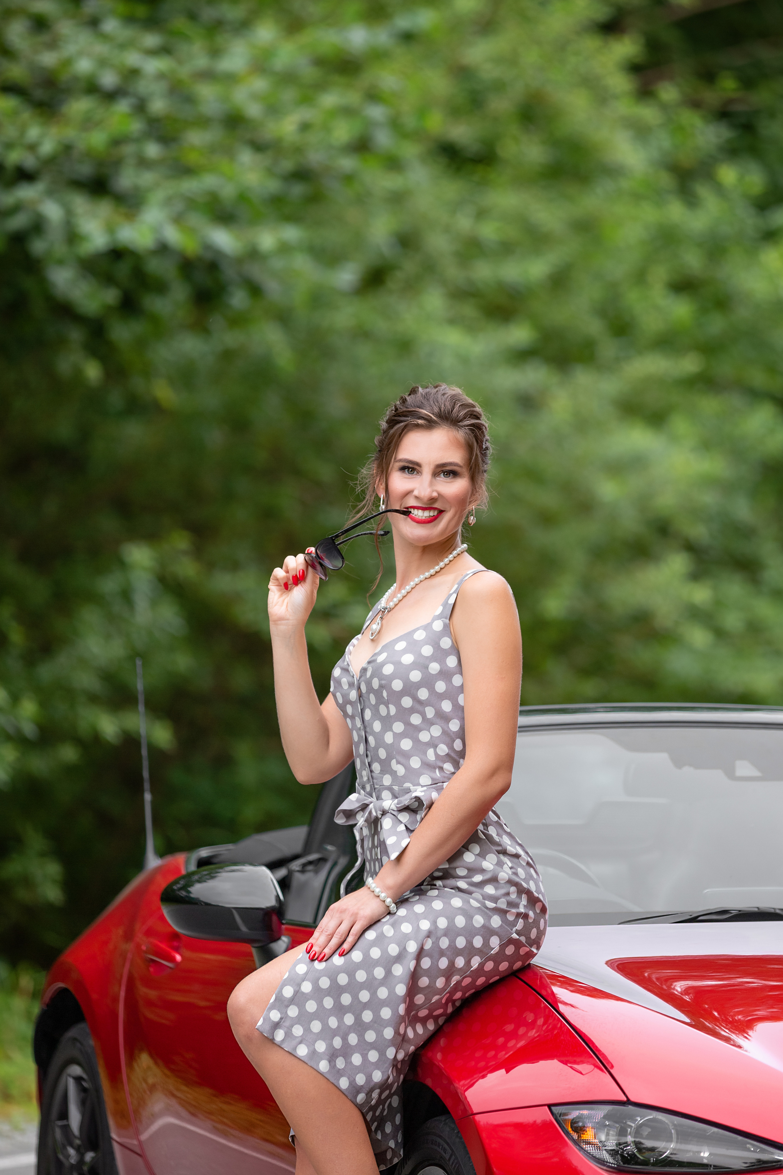 Леди на красном кабриолете. Стильный выпускной альбом Владивосток фотограф Вероника Мигачева