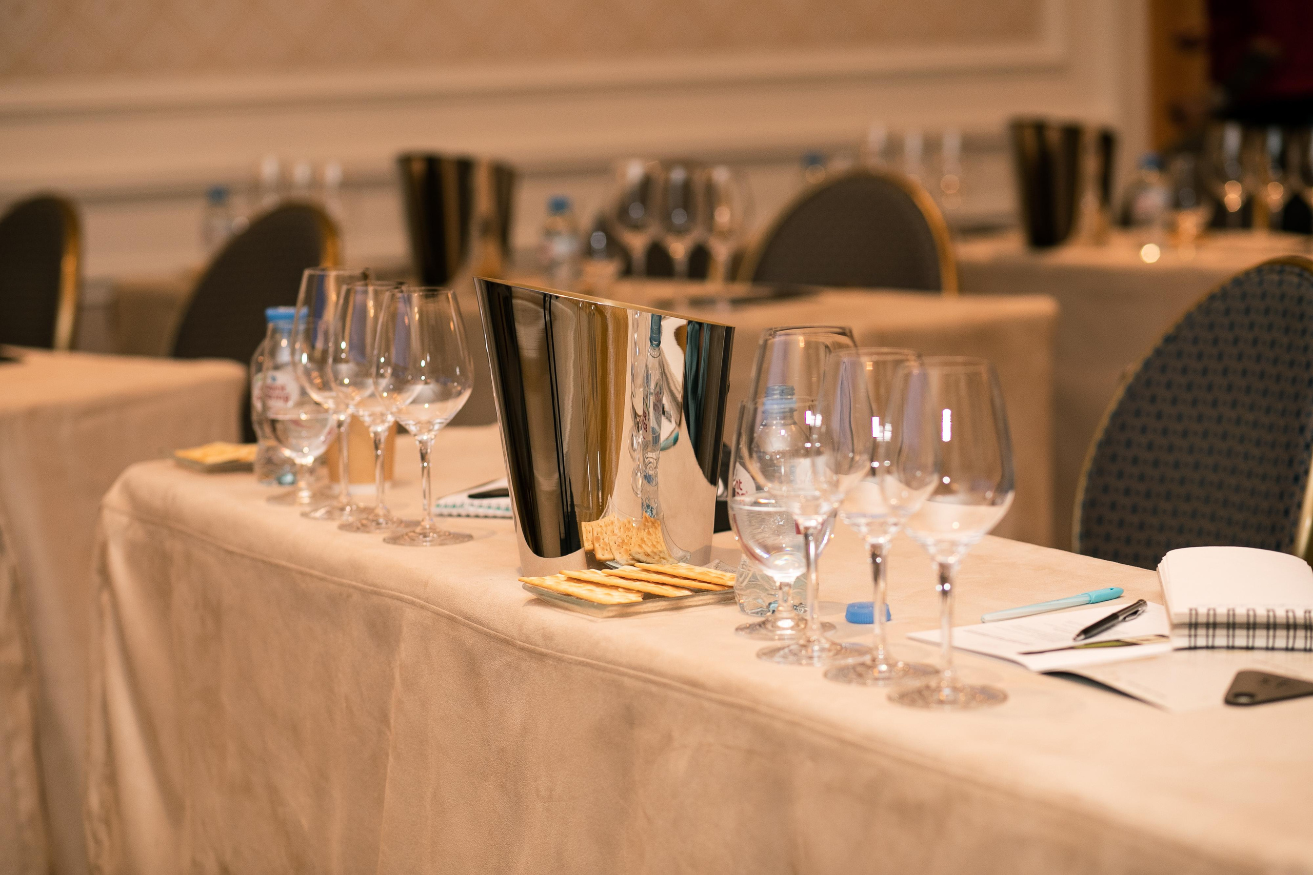 Репортажная фотосъемка дня рождения в ресторане, на теплоходе. Семейный и свадебный фотограф в Санкт-Петербурге Таша Семёнова