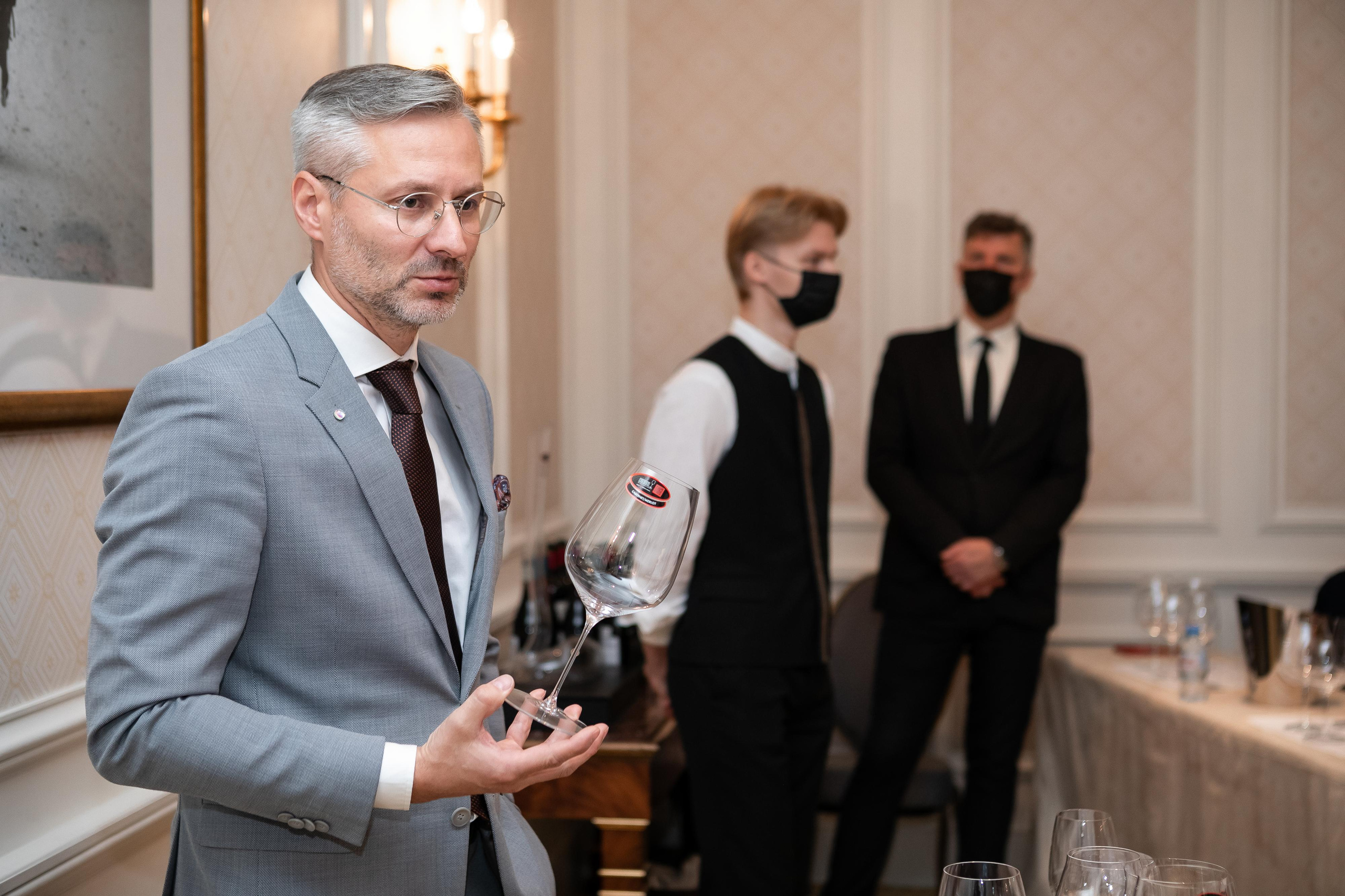 Репортажная фотосъемка дня рождения в ресторане, на теплоходе. Семейный и свадебный фотограф в Санкт-Петербурге Таша Семёнова