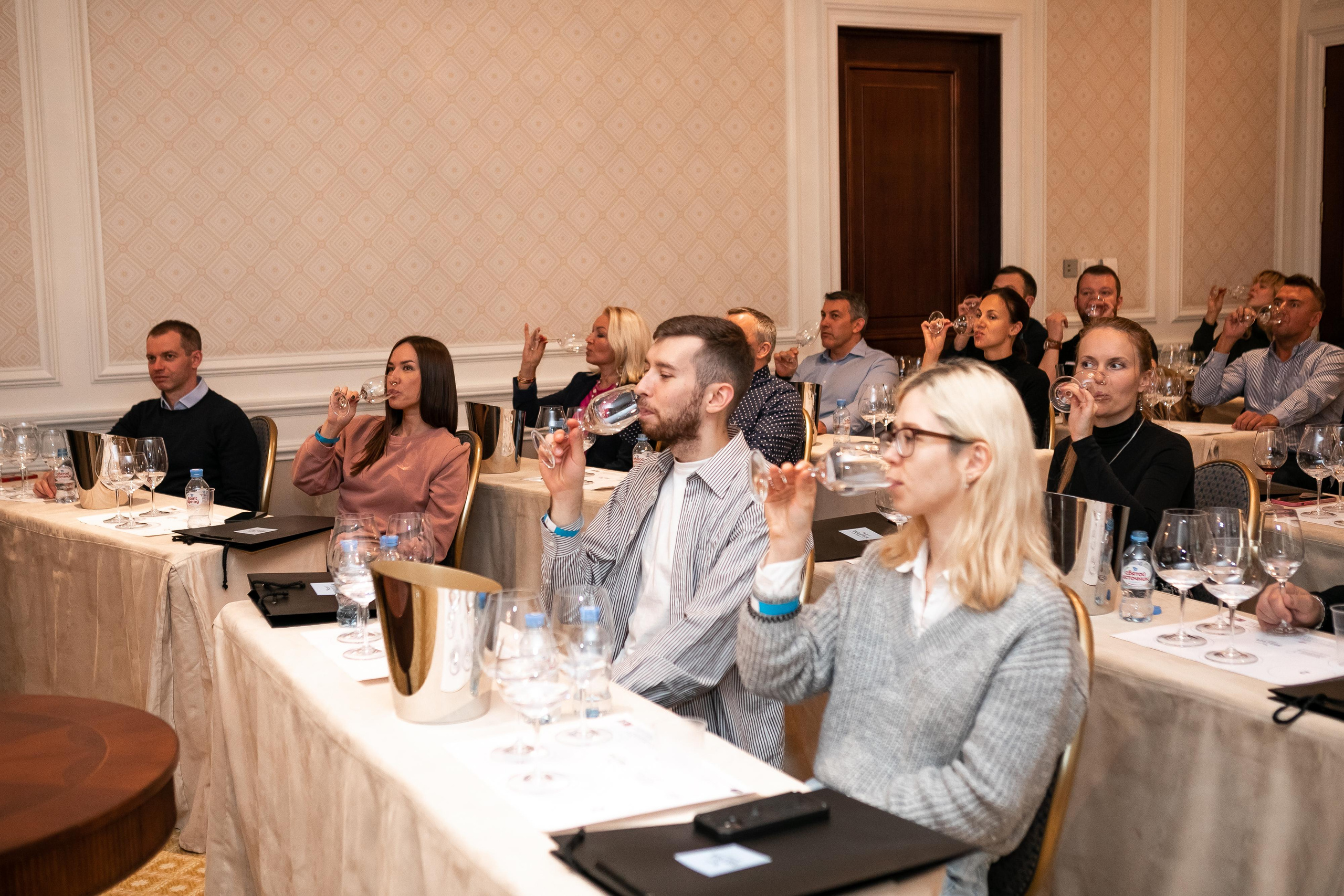 Репортажная фотосъемка дня рождения в ресторане, на теплоходе. Семейный и свадебный фотограф в Санкт-Петербурге Таша Семёнова