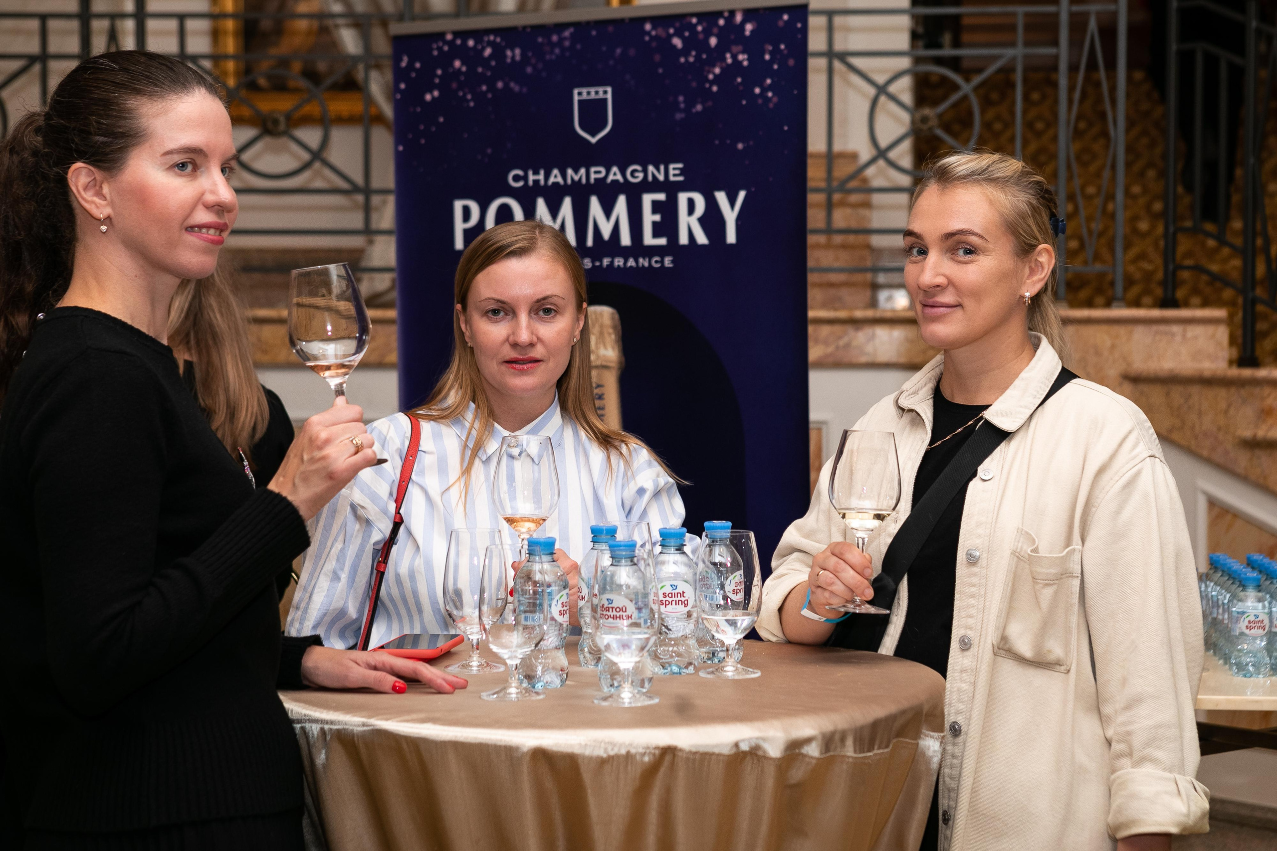 Репортажная фотосъемка дня рождения в ресторане, на теплоходе. Семейный и свадебный фотограф в Санкт-Петербурге Таша Семёнова