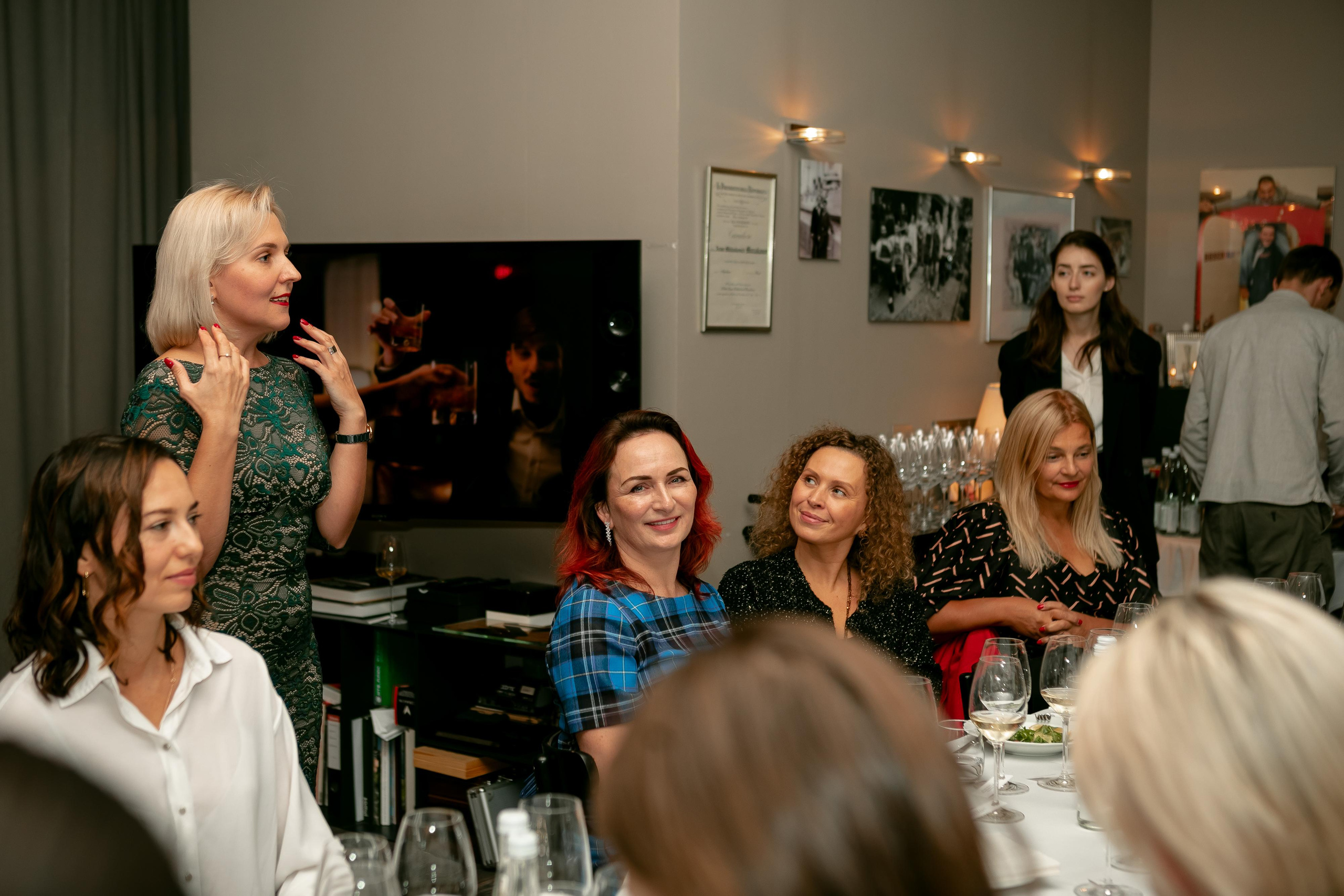 Репортажная фотосъемка дня рождения в ресторане, на теплоходе. Семейный и свадебный фотограф в Санкт-Петербурге Таша Семёнова