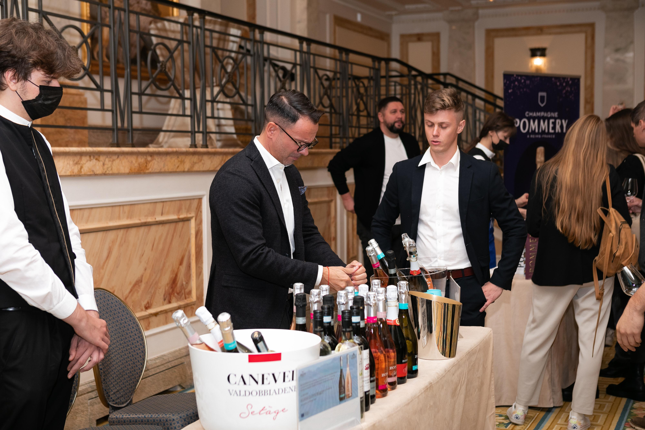 Репортажная фотосъемка дня рождения в ресторане, на теплоходе. Семейный и свадебный фотограф в Санкт-Петербурге Таша Семёнова