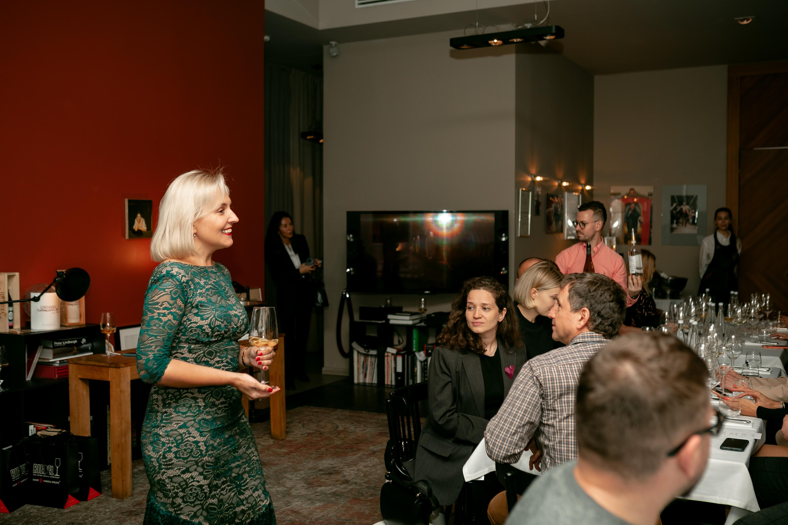 Репортажная фотосъемка дня рождения в ресторане, на теплоходе. Семейный и свадебный фотограф в Санкт-Петербурге Таша Семёнова