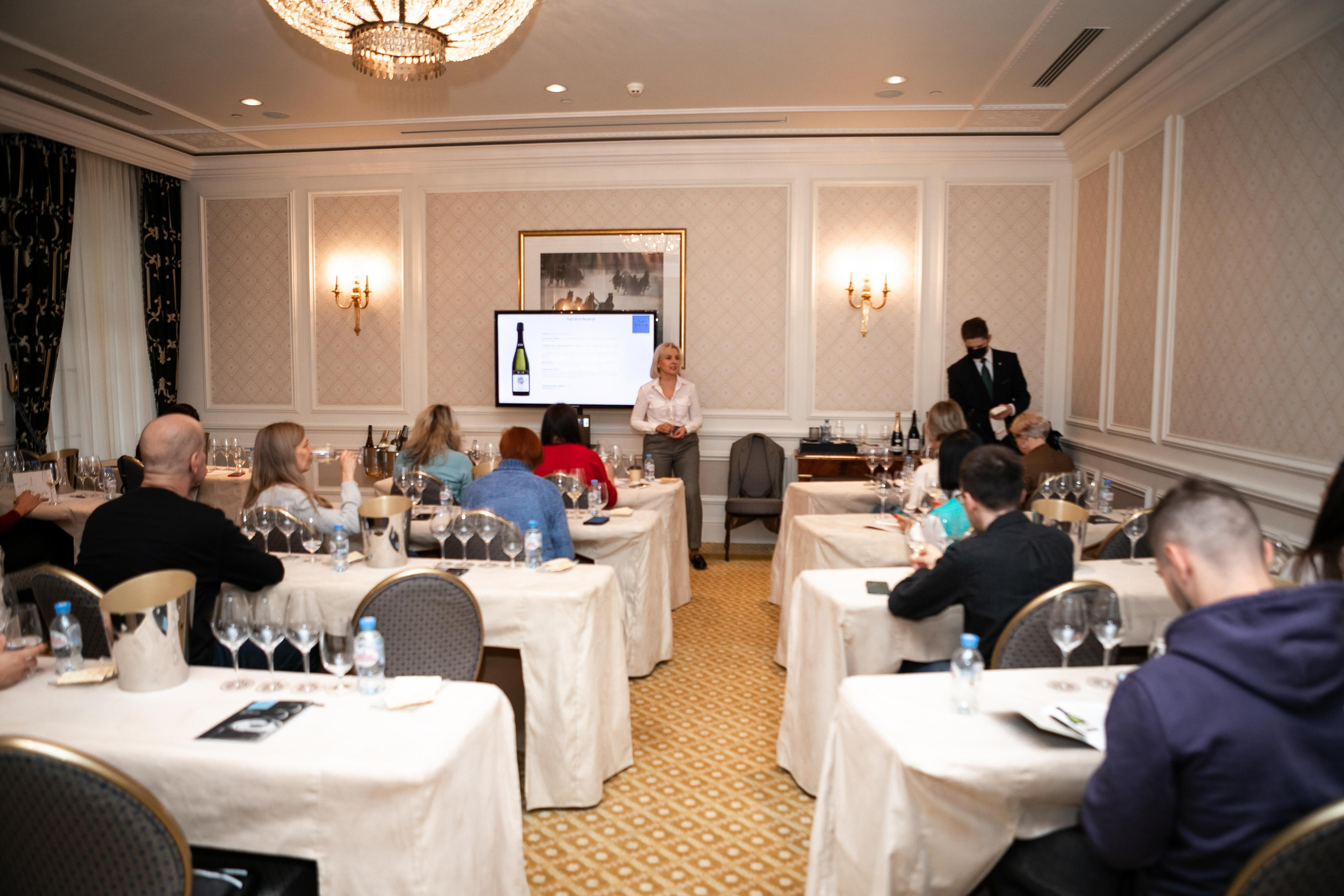 Репортажная фотосъемка дня рождения в ресторане, на теплоходе. Семейный и свадебный фотограф в Санкт-Петербурге Таша Семёнова