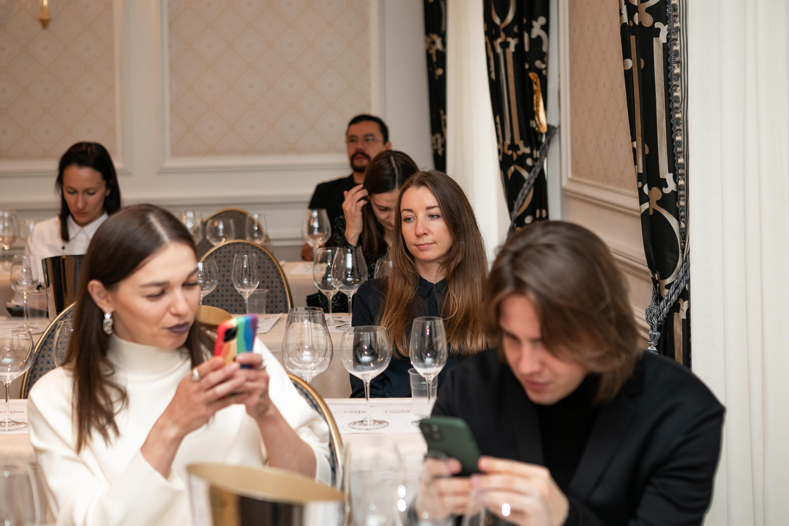 Репортажная фотосъемка дня рождения в ресторане, на теплоходе. Семейный и свадебный фотограф в Санкт-Петербурге Таша Семёнова