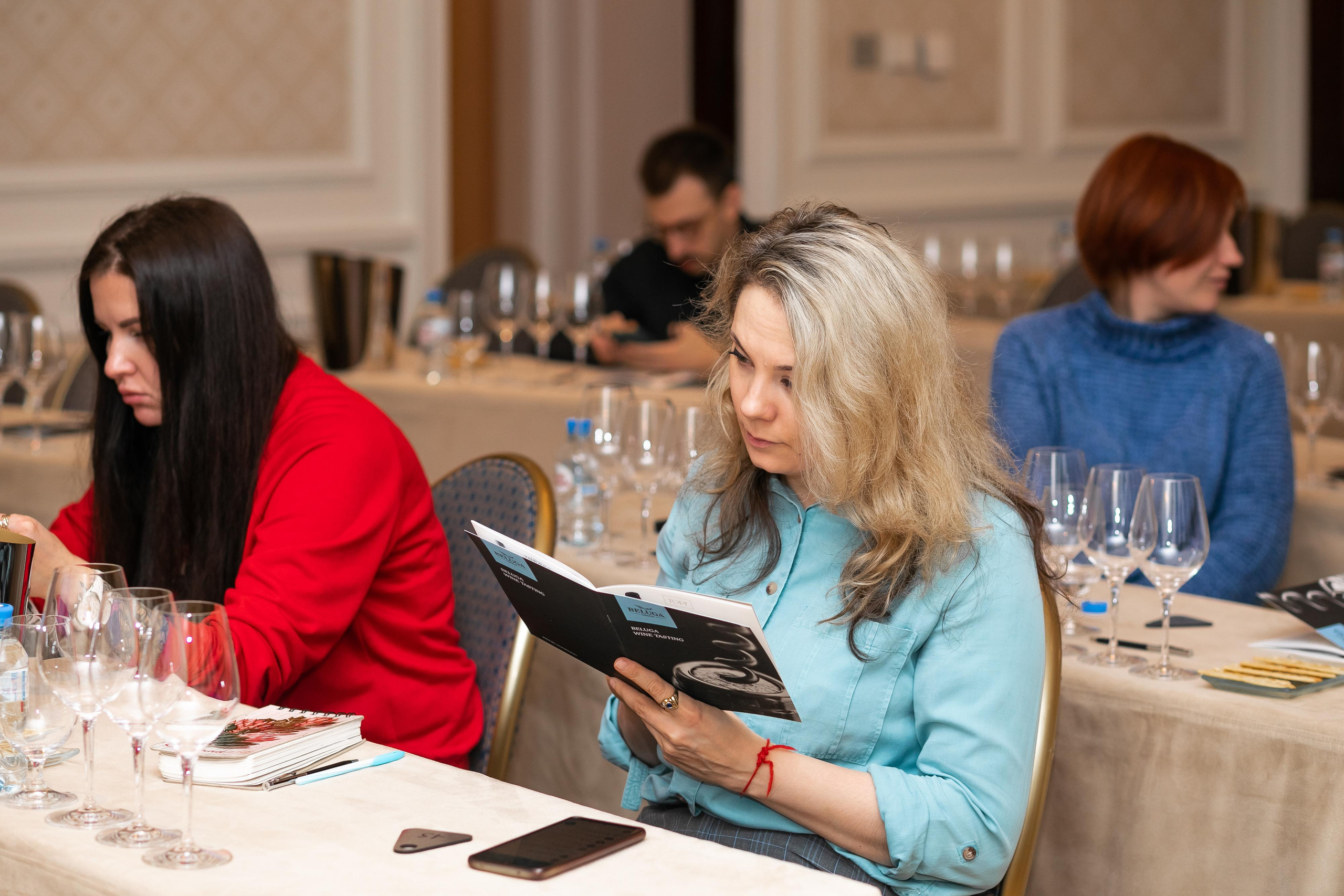 Репортажная фотосъемка дня рождения в ресторане, на теплоходе. Семейный и свадебный фотограф в Санкт-Петербурге Таша Семёнова