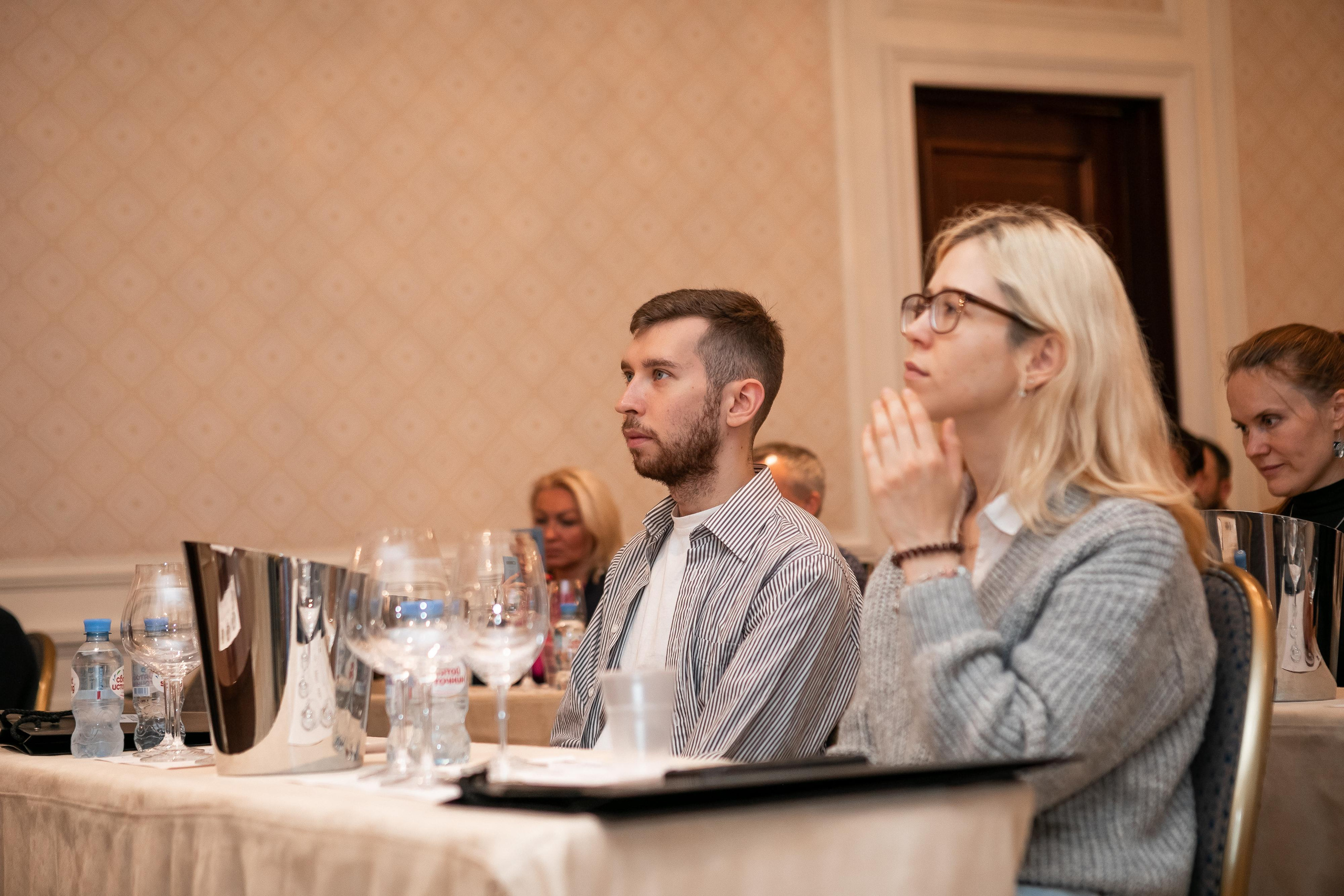 Репортажная фотосъемка дня рождения в ресторане, на теплоходе. Семейный и свадебный фотограф в Санкт-Петербурге Таша Семёнова