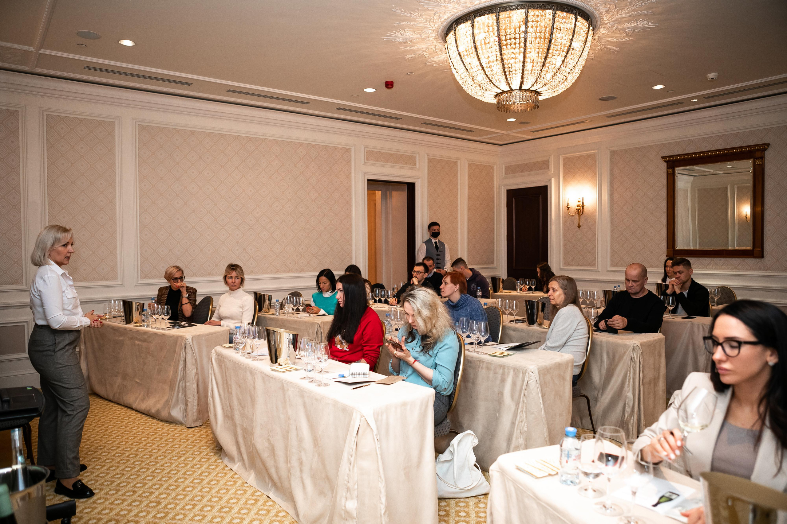 Репортажная фотосъемка дня рождения в ресторане, на теплоходе. Семейный и свадебный фотограф в Санкт-Петербурге Таша Семёнова