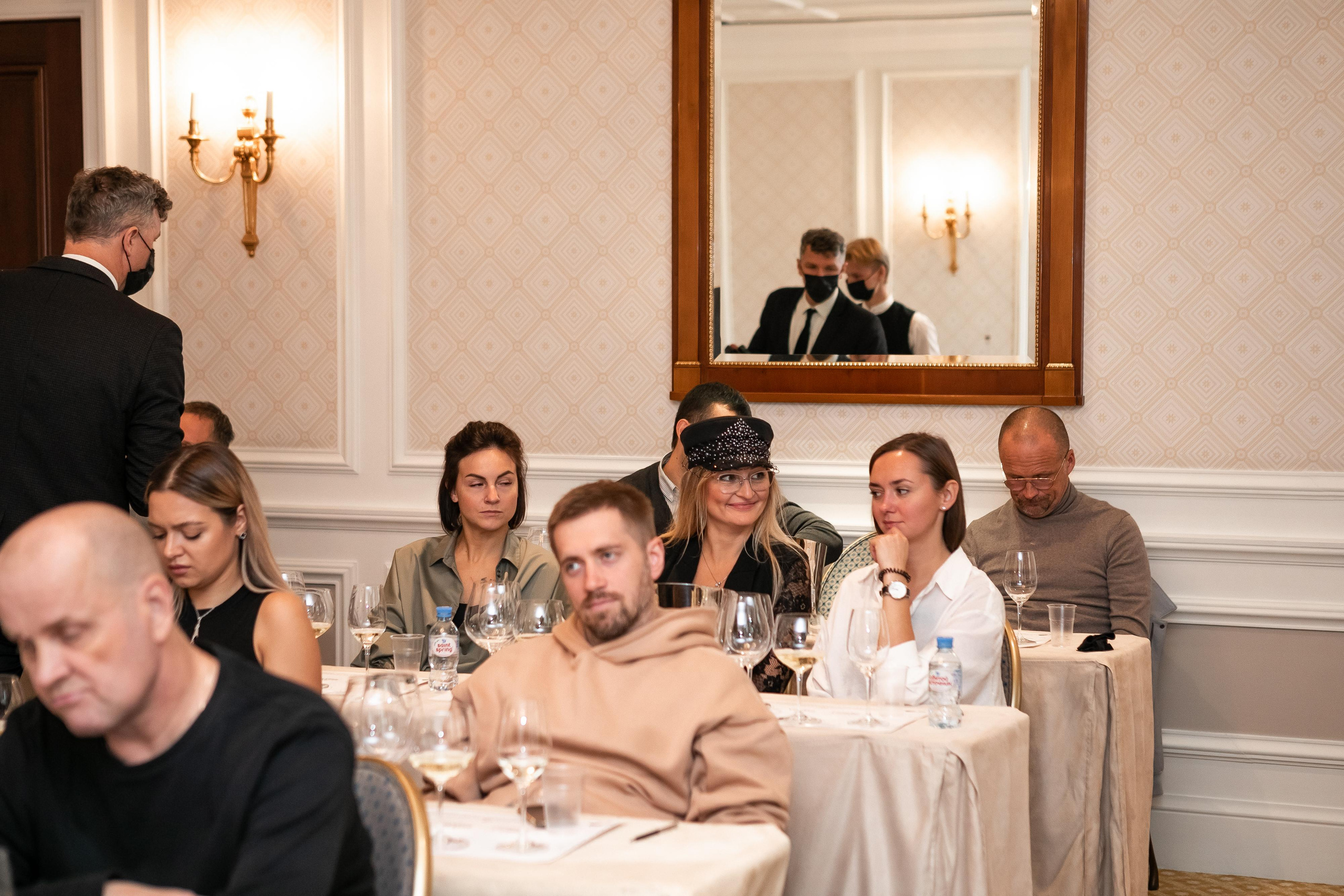 Репортажная фотосъемка дня рождения в ресторане, на теплоходе. Семейный и свадебный фотограф в Санкт-Петербурге Таша Семёнова