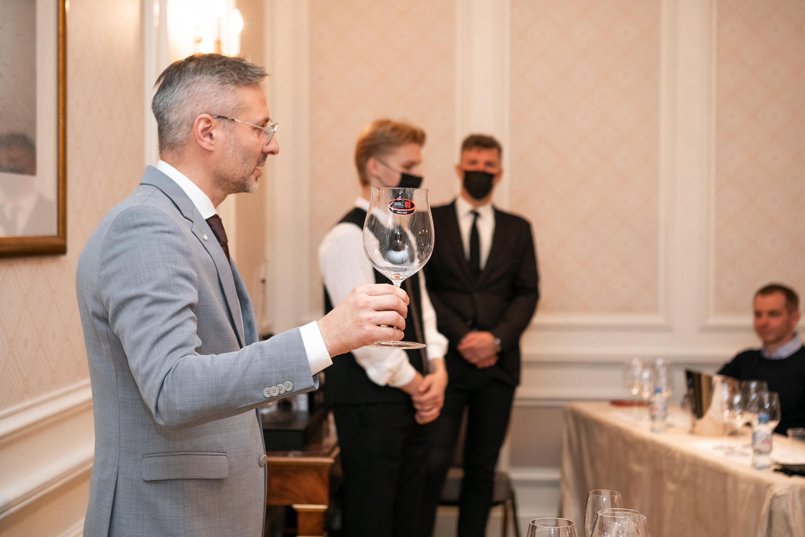 Репортажная фотосъемка дня рождения в ресторане, на теплоходе. Семейный и свадебный фотограф в Санкт-Петербурге Таша Семёнова