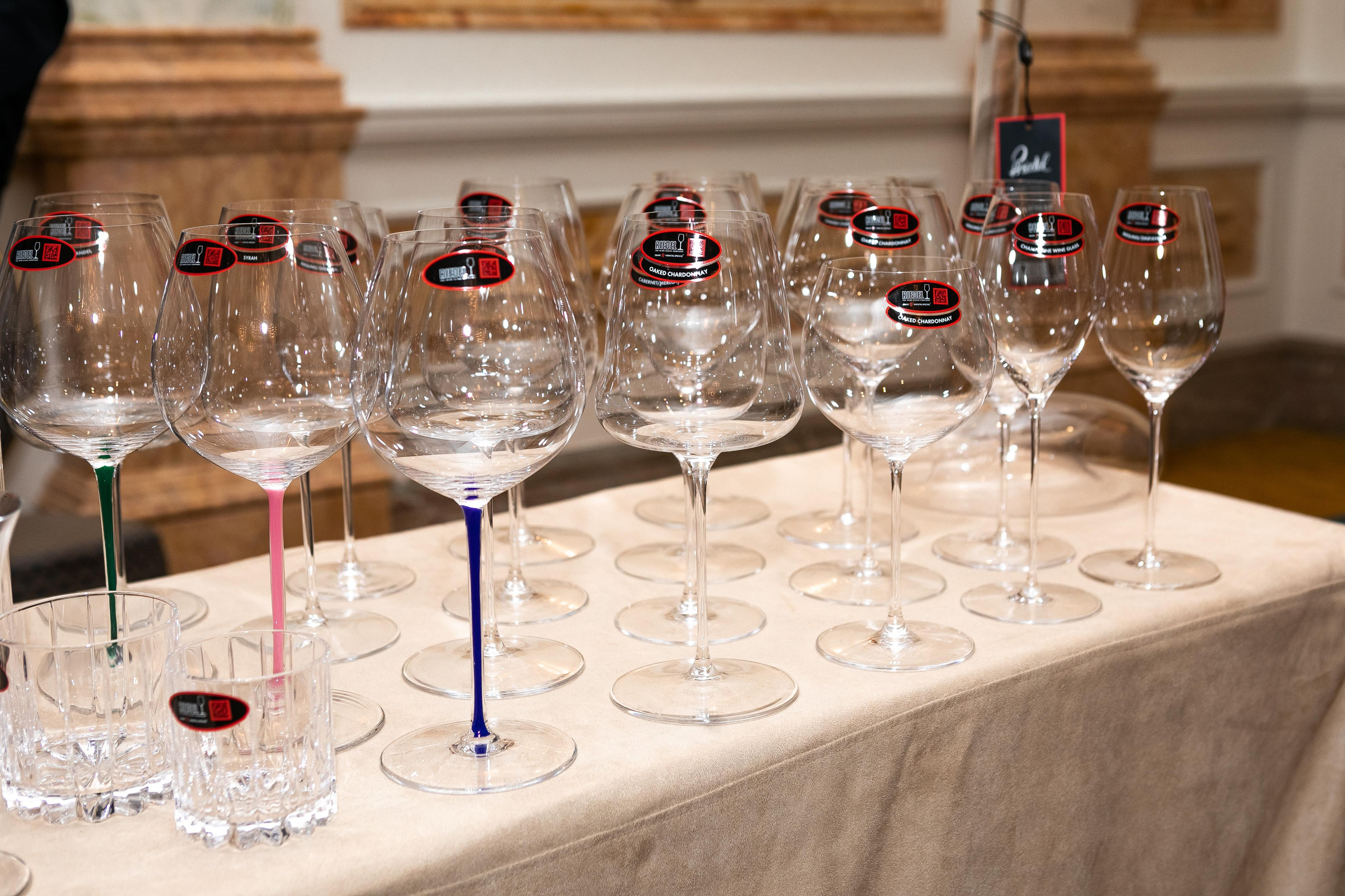 Репортажная фотосъемка дня рождения в ресторане, на теплоходе. Семейный и свадебный фотограф в Санкт-Петербурге Таша Семёнова