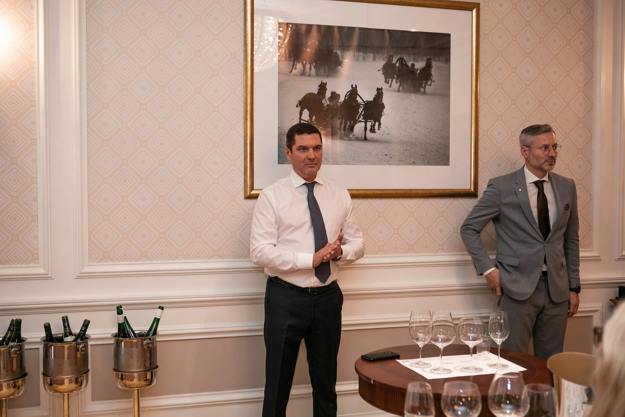 Репортажная фотосъемка дня рождения в ресторане, на теплоходе. Семейный и свадебный фотограф в Санкт-Петербурге Таша Семёнова