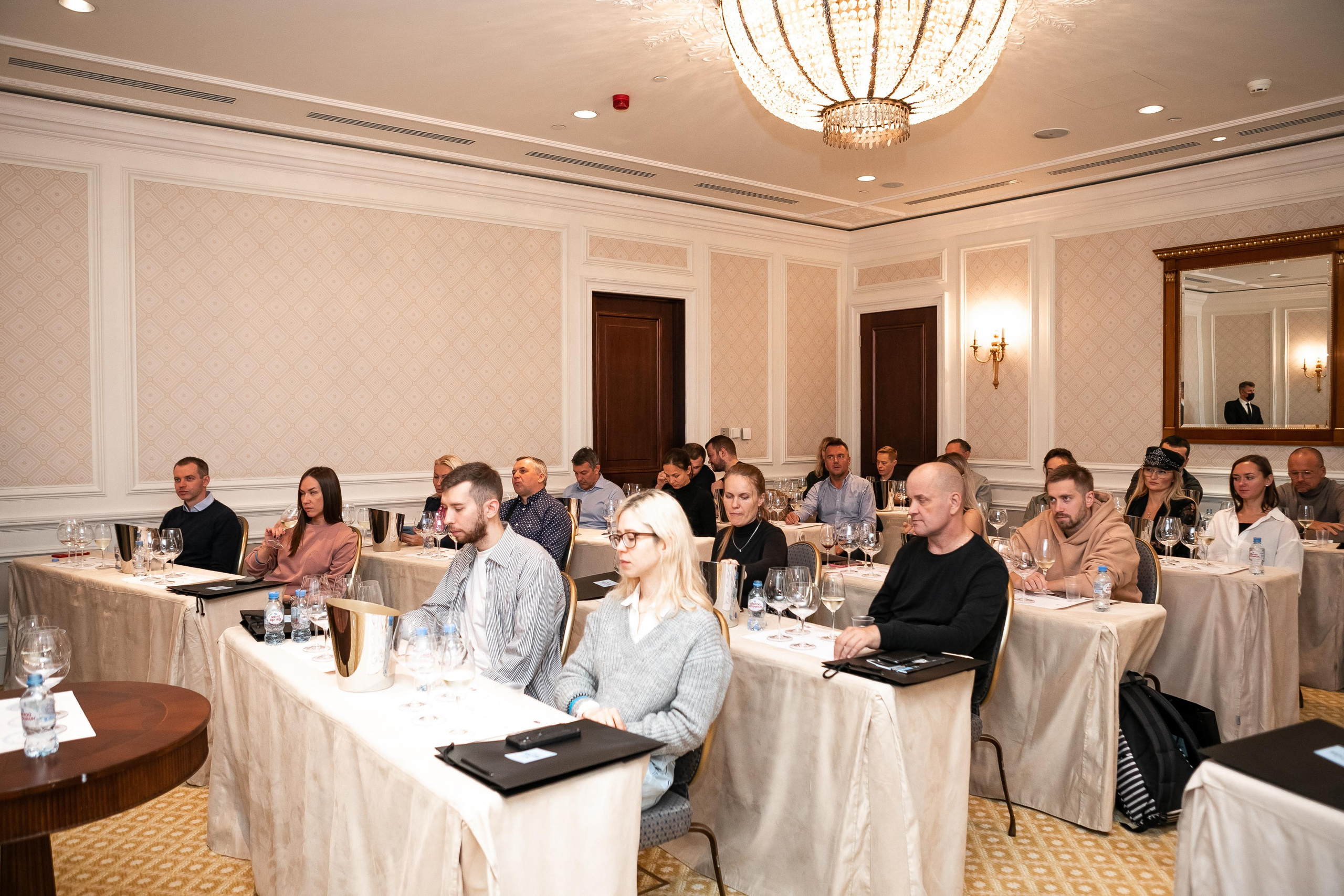 Репортажная фотосъемка дня рождения в ресторане, на теплоходе. Семейный и свадебный фотограф в Санкт-Петербурге Таша Семёнова