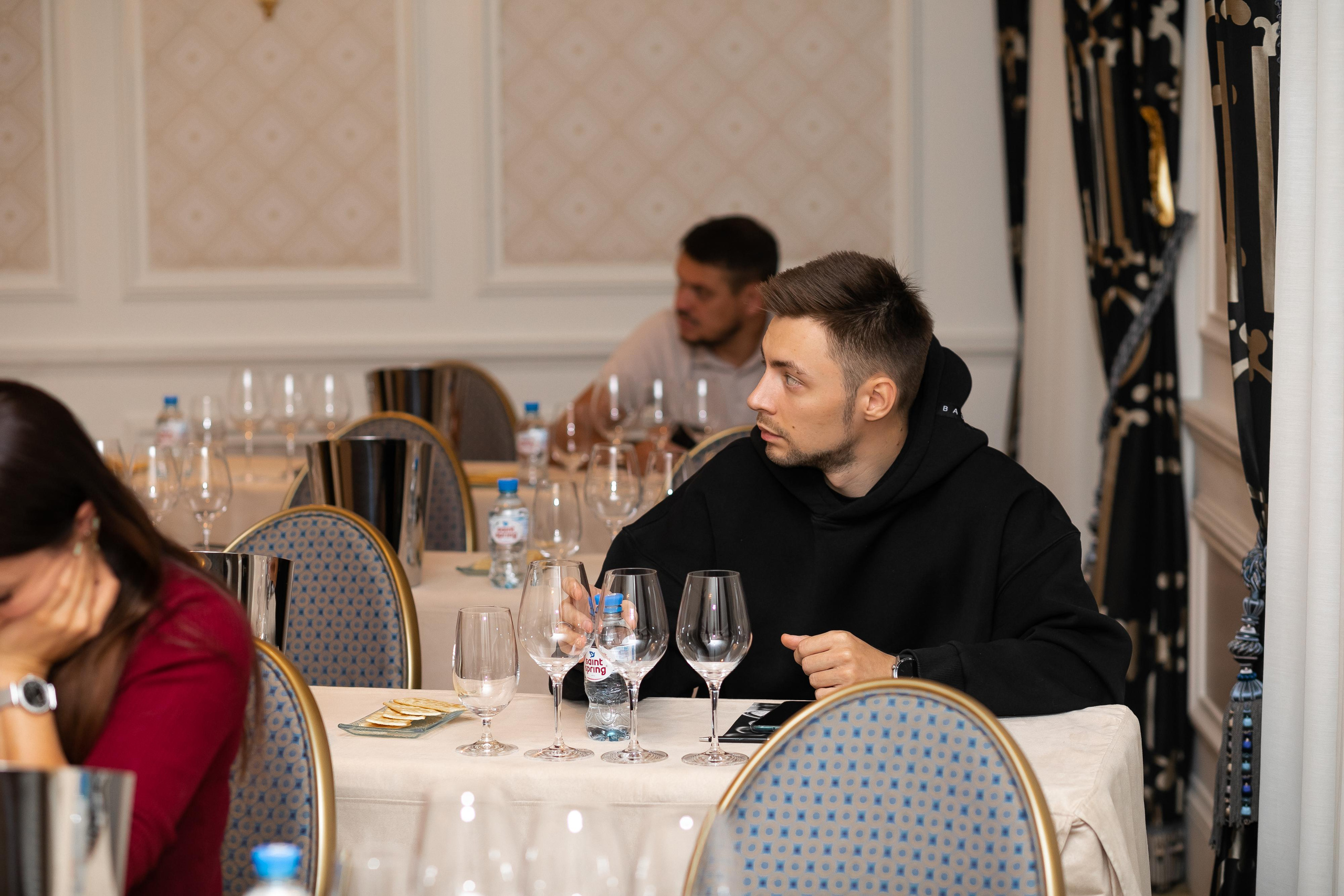 Репортажная фотосъемка дня рождения в ресторане, на теплоходе. Семейный и свадебный фотограф в Санкт-Петербурге Таша Семёнова