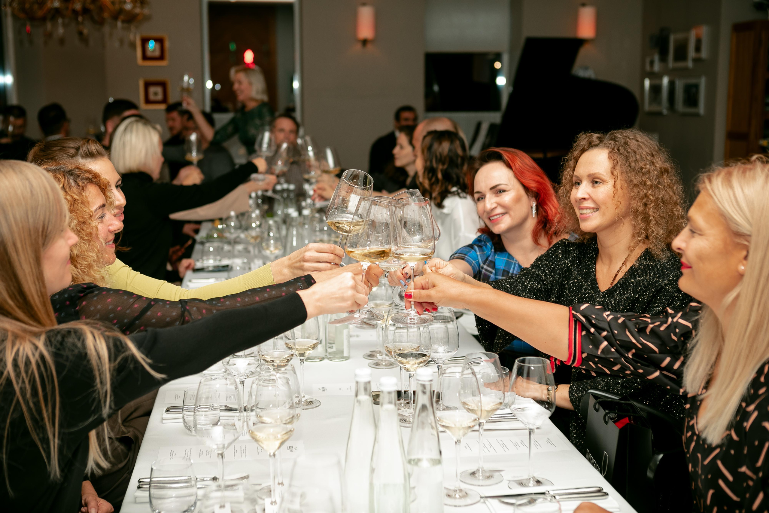 Репортажная фотосъемка дня рождения в ресторане, на теплоходе. Семейный и свадебный фотограф в Санкт-Петербурге Таша Семёнова