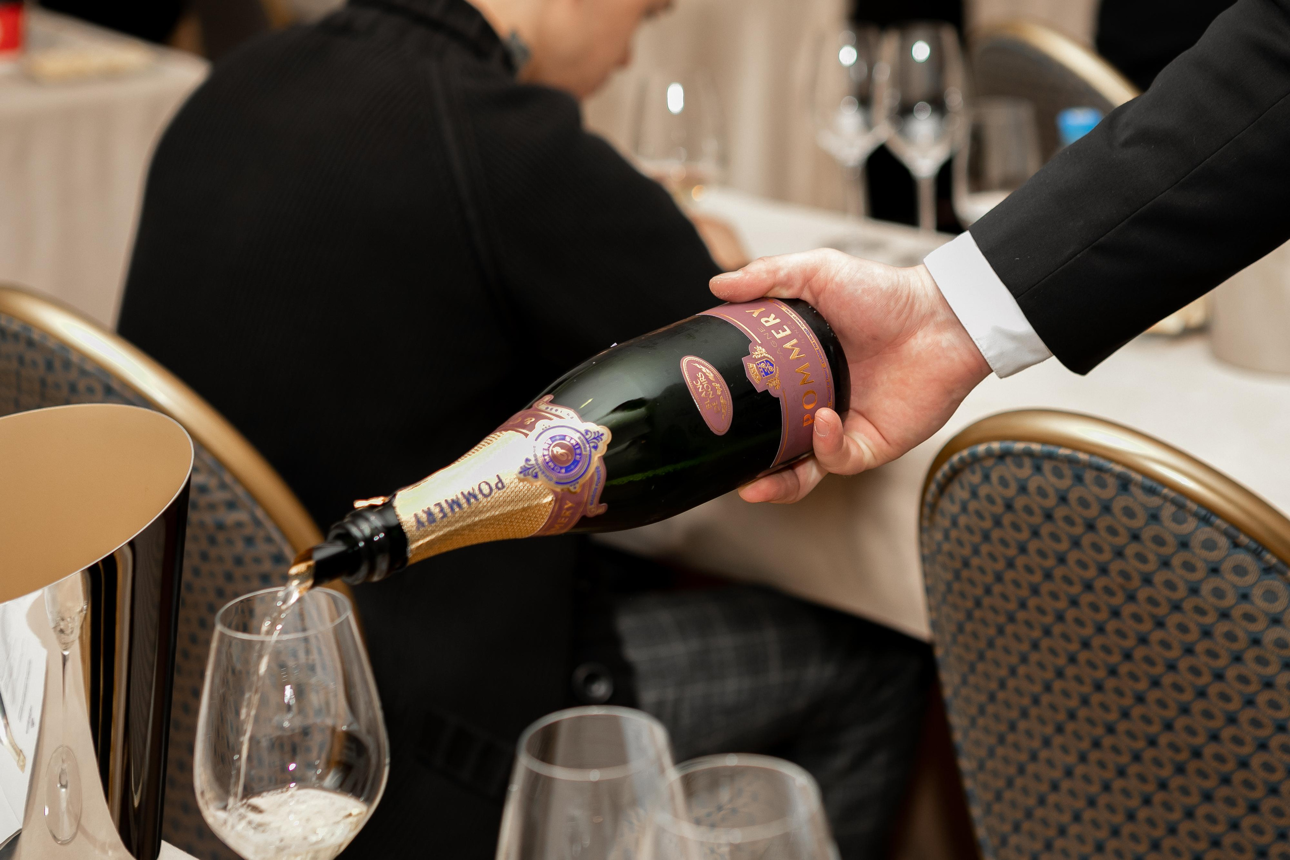 Репортажная фотосъемка дня рождения в ресторане, на теплоходе. Семейный и свадебный фотограф в Санкт-Петербурге Таша Семёнова