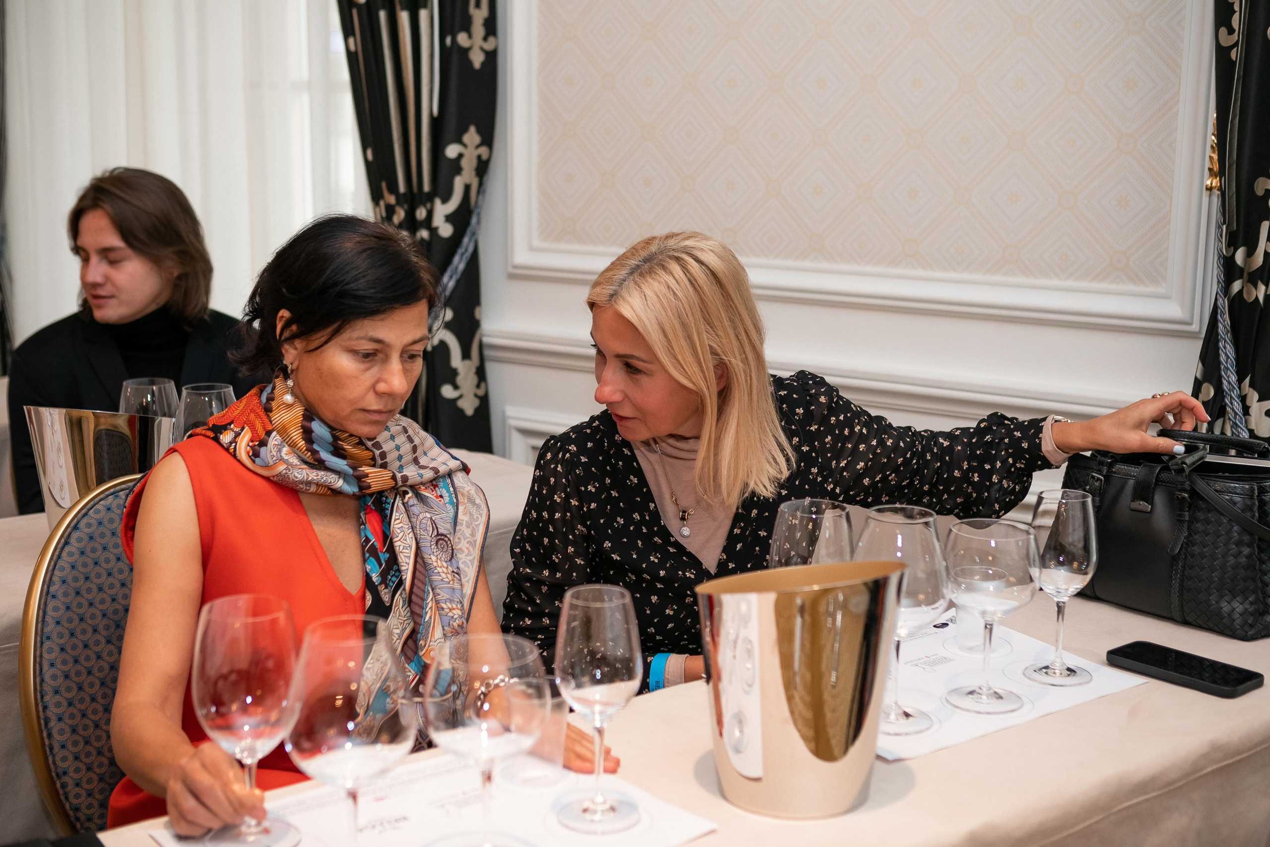 Репортажная фотосъемка дня рождения в ресторане, на теплоходе. Семейный и свадебный фотограф в Санкт-Петербурге Таша Семёнова