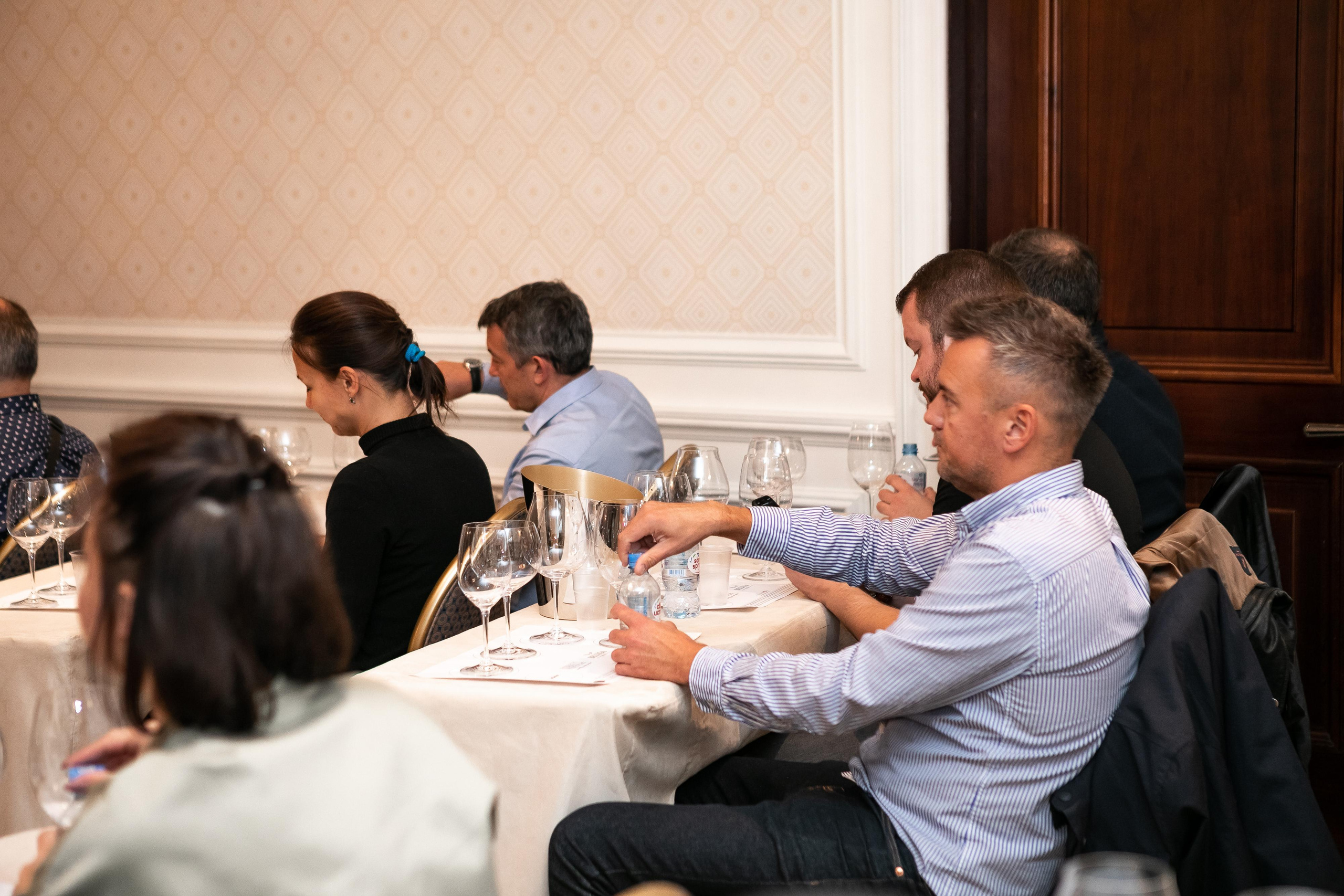 Репортажная фотосъемка дня рождения в ресторане, на теплоходе. Семейный и свадебный фотограф в Санкт-Петербурге Таша Семёнова