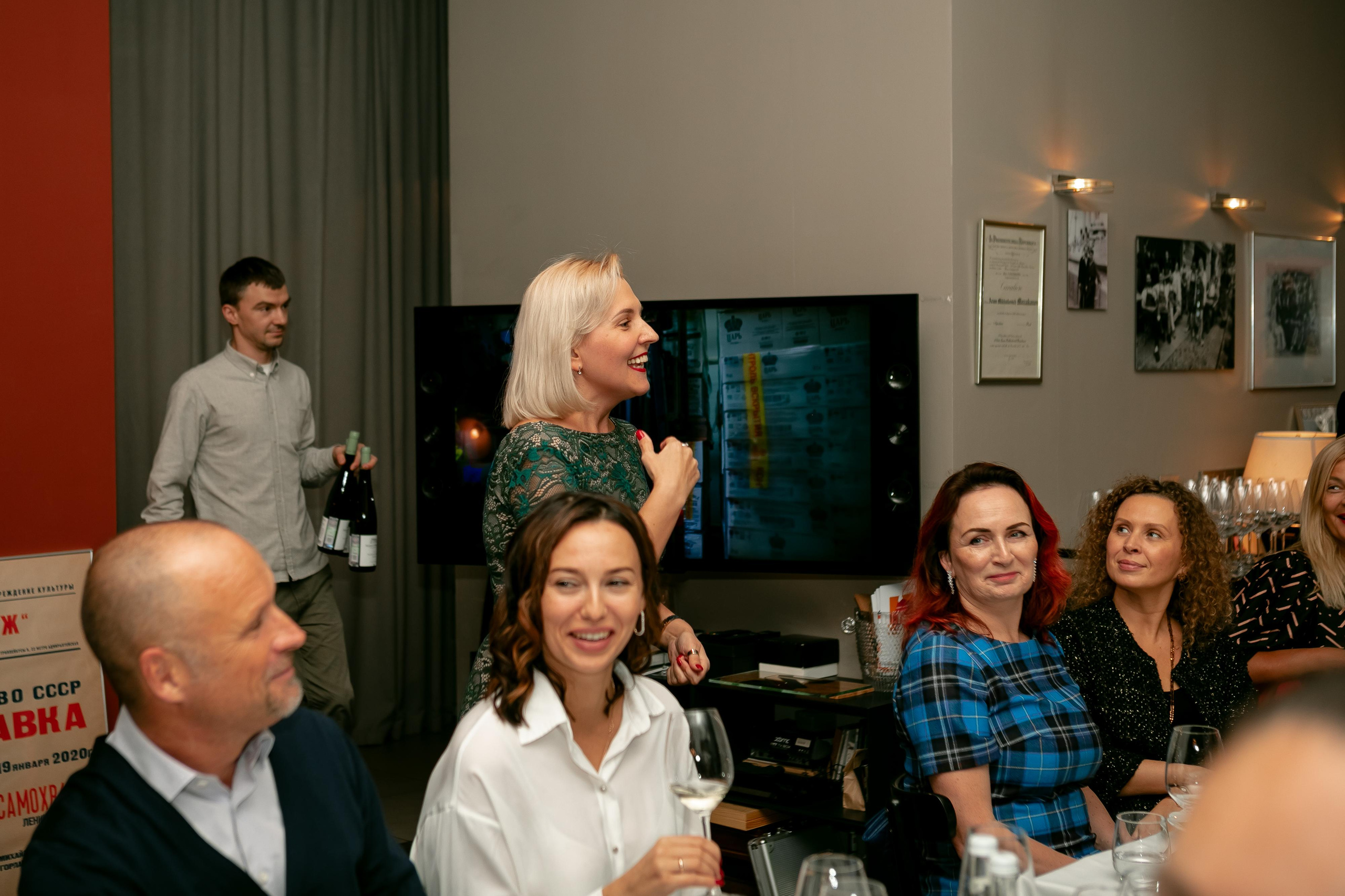 Репортажная фотосъемка дня рождения в ресторане, на теплоходе. Семейный и свадебный фотограф в Санкт-Петербурге Таша Семёнова