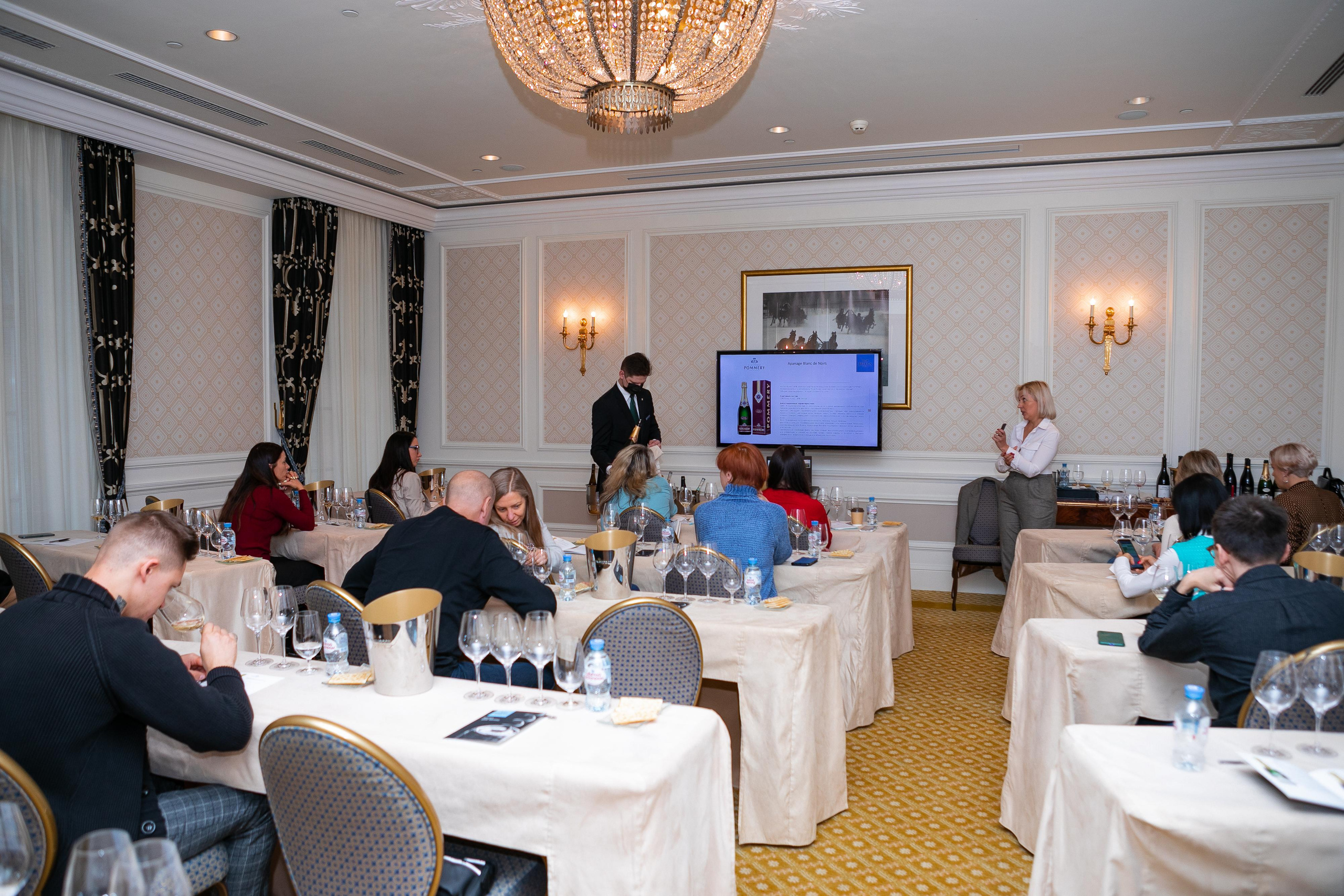 Репортажная фотосъемка дня рождения в ресторане, на теплоходе. Семейный и свадебный фотограф в Санкт-Петербурге Таша Семёнова