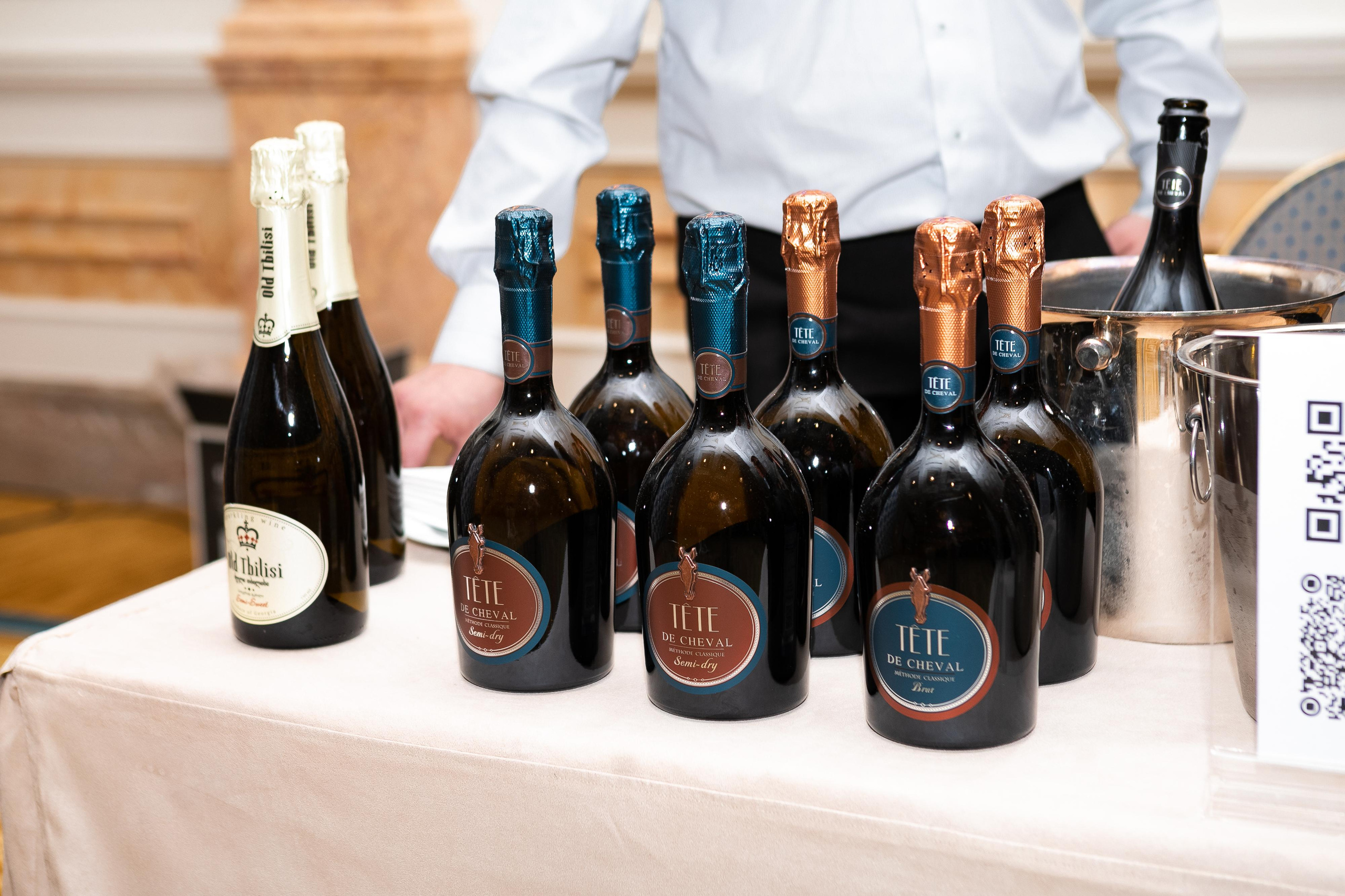 Репортажная фотосъемка дня рождения в ресторане, на теплоходе. Семейный и свадебный фотограф в Санкт-Петербурге Таша Семёнова