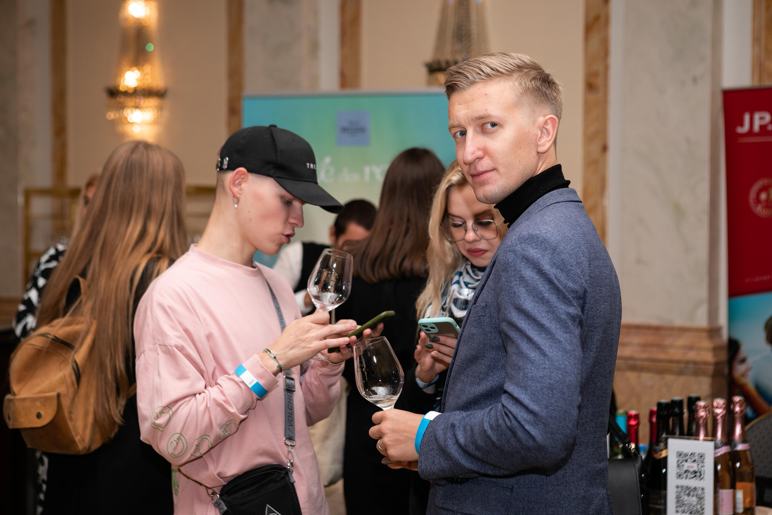 Репортажная фотосъемка дня рождения в ресторане, на теплоходе. Семейный и свадебный фотограф в Санкт-Петербурге Таша Семёнова