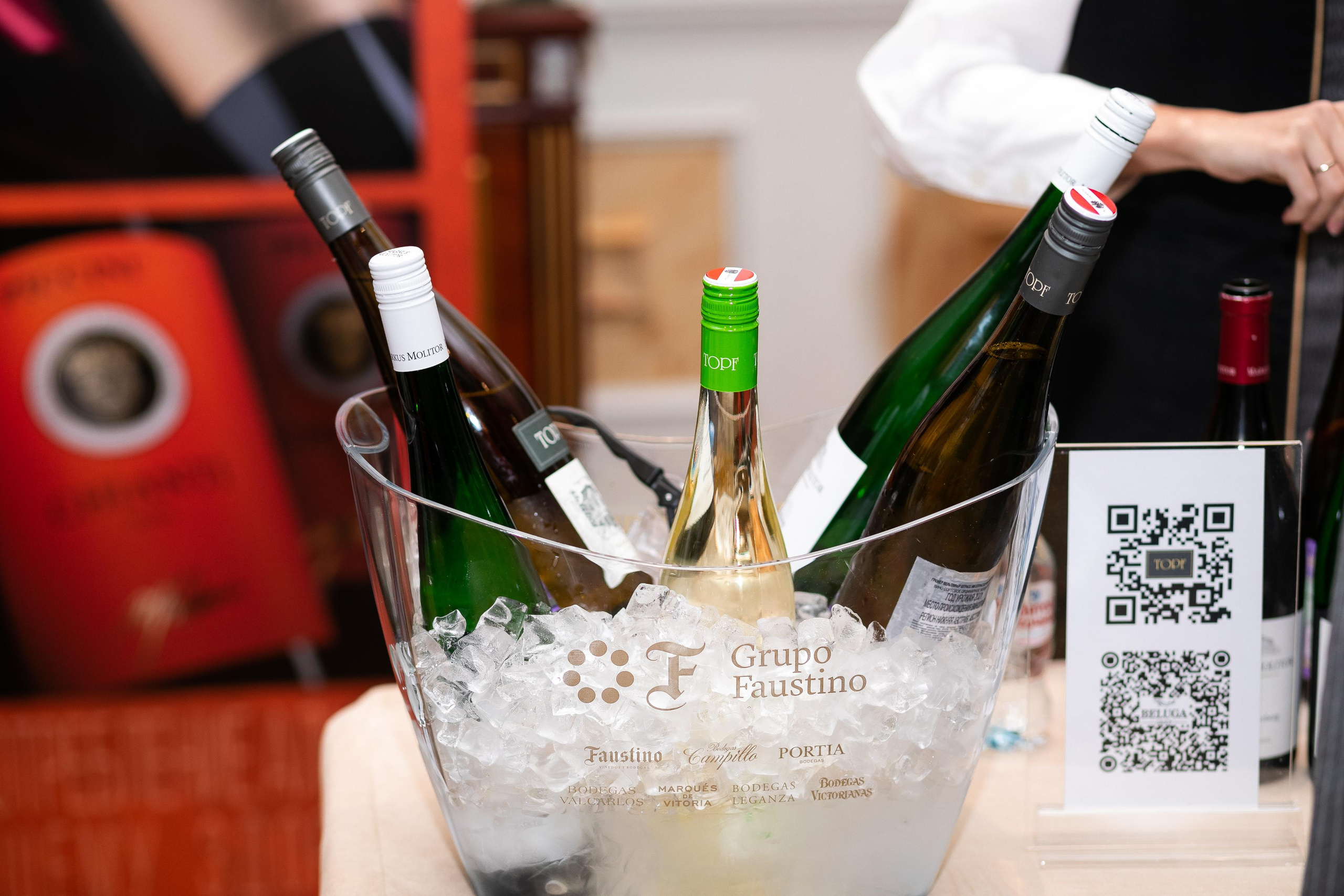 Репортажная фотосъемка дня рождения в ресторане, на теплоходе. Семейный и свадебный фотограф в Санкт-Петербурге Таша Семёнова