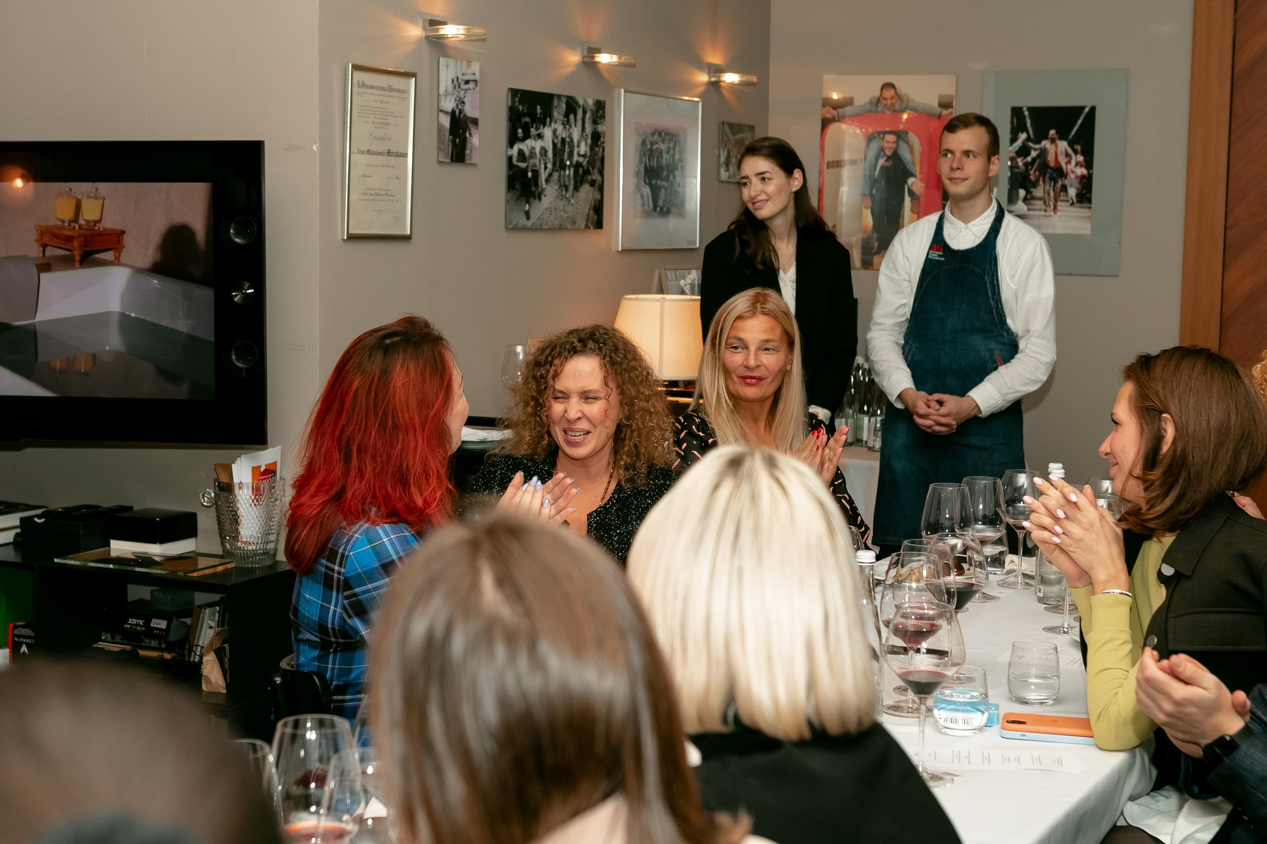 Репортажная фотосъемка дня рождения в ресторане, на теплоходе. Семейный и свадебный фотограф в Санкт-Петербурге Таша Семёнова