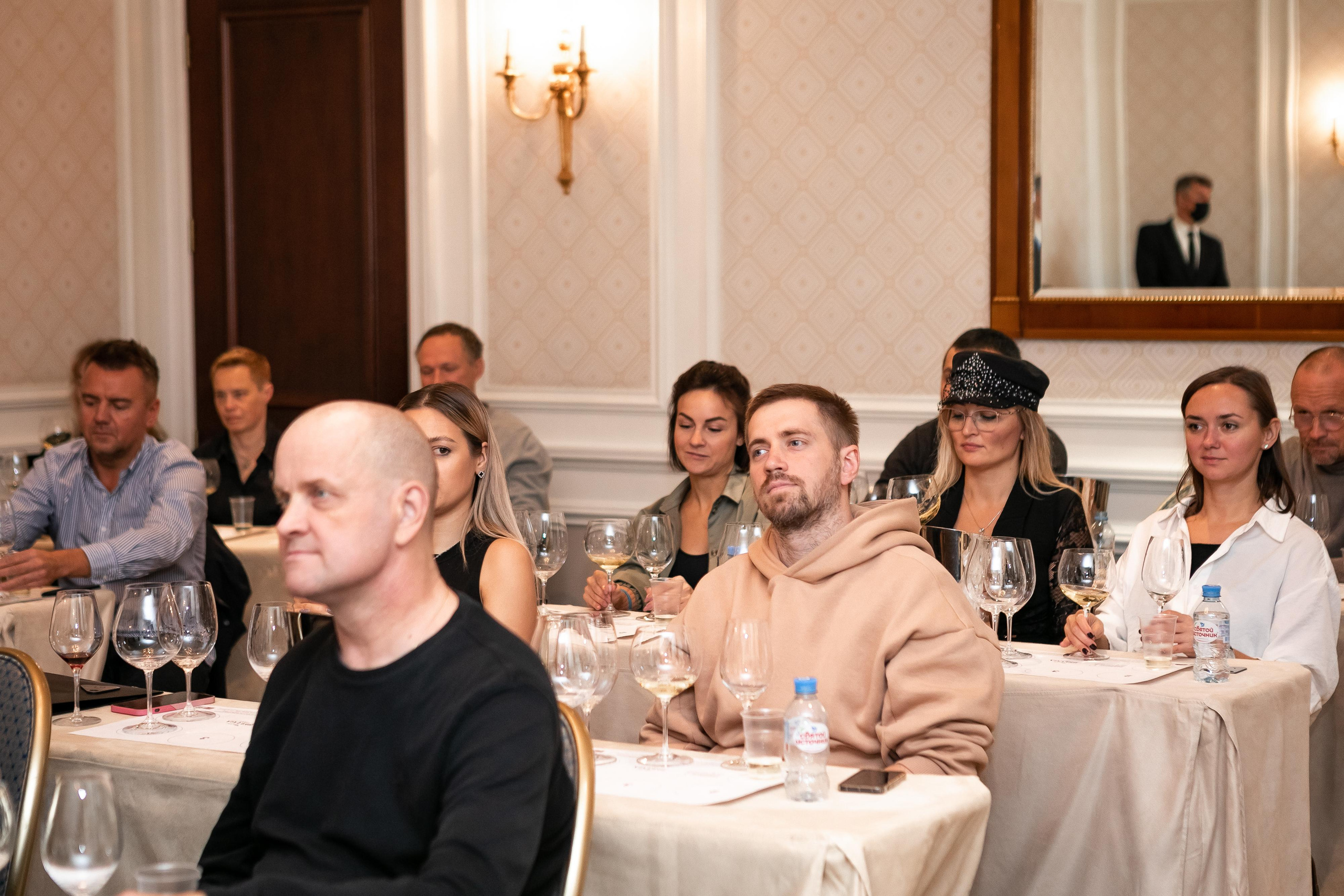 Репортажная фотосъемка дня рождения в ресторане, на теплоходе. Семейный и свадебный фотограф в Санкт-Петербурге Таша Семёнова