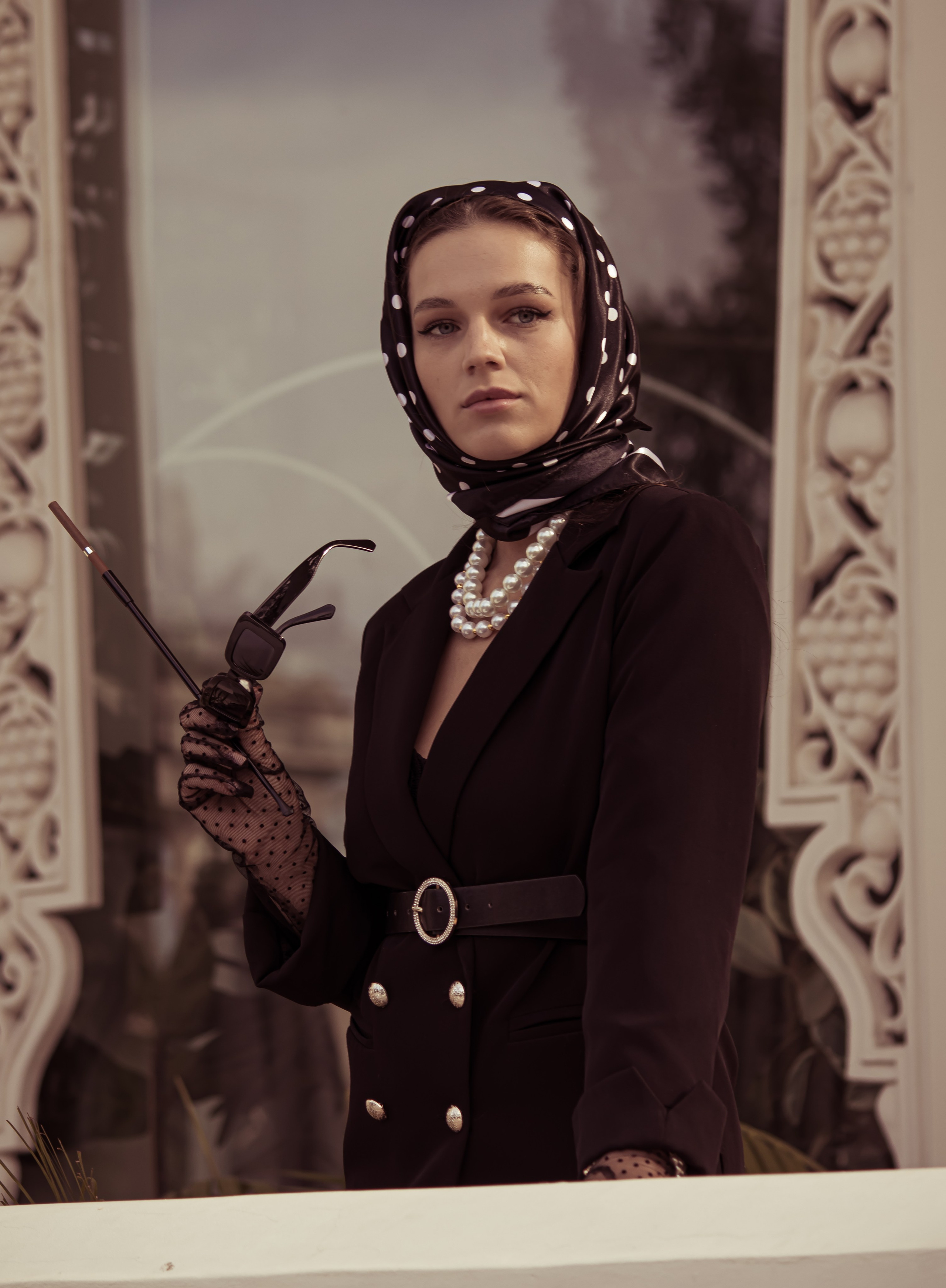 Фотосессия в стиле Vogue, fashion фотосессия, журнальная фотосессия, фотосессия в чёрном платье, элегантная фотосессия, женский портрет,