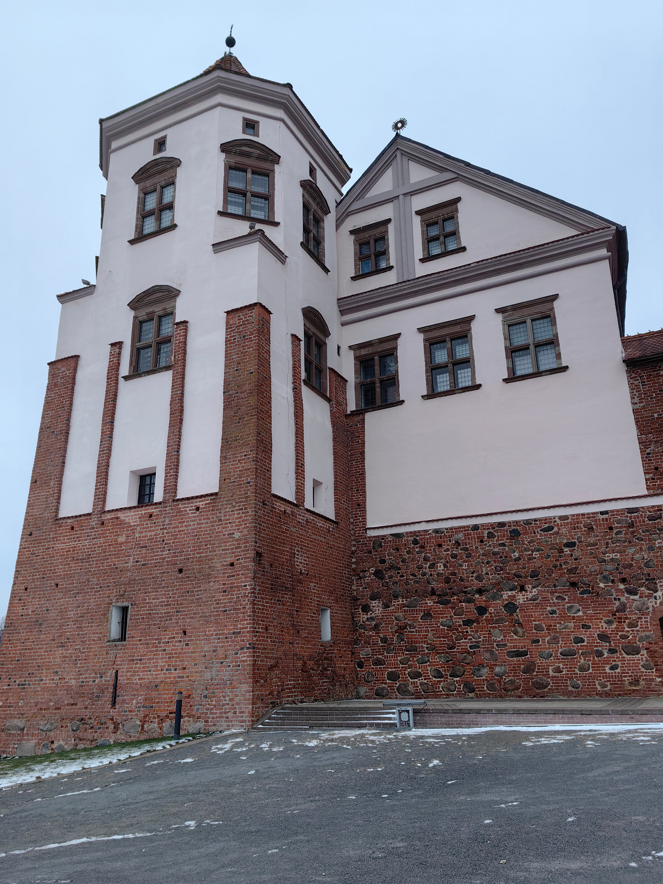 Мирский замок. Paintings by the artist Sergey Ratchin