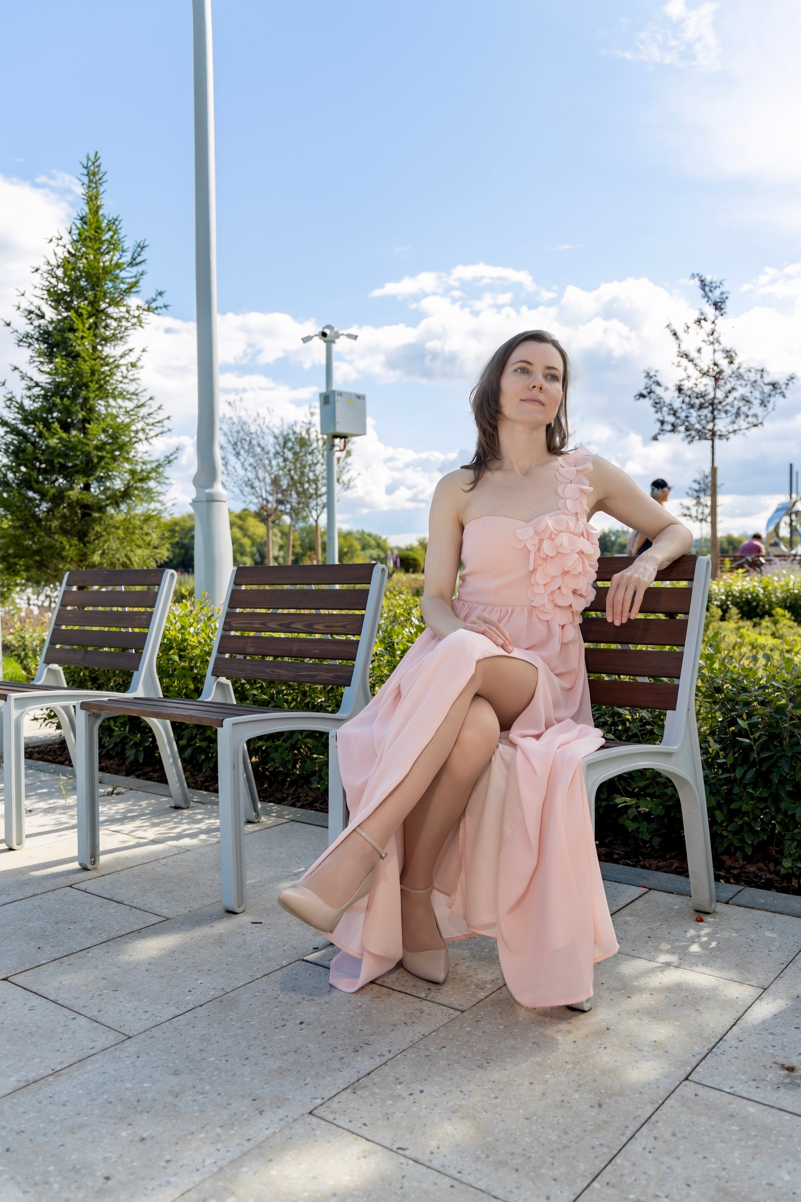 Фотосессия на новой набережной Коломенского: нежность, цветы и вдохновение. Репортажный, семейный и студийный фотограф в Москве Демин Алексей