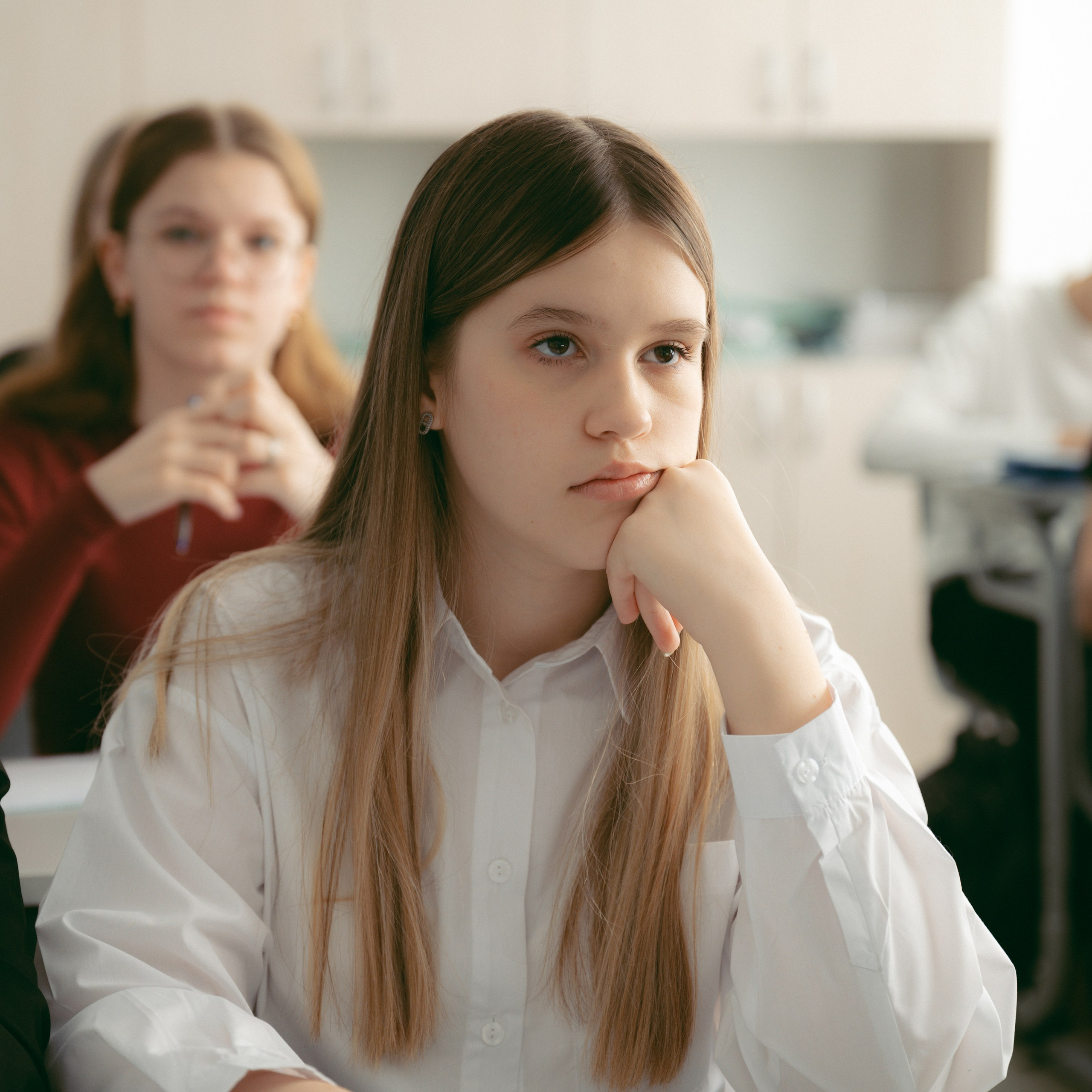 Schoolbook. Школьный фотограф в Валуйках. Фотосессии для выпускников и изготовление выпускных альбомов в городе Валуйки и в Белгородской области