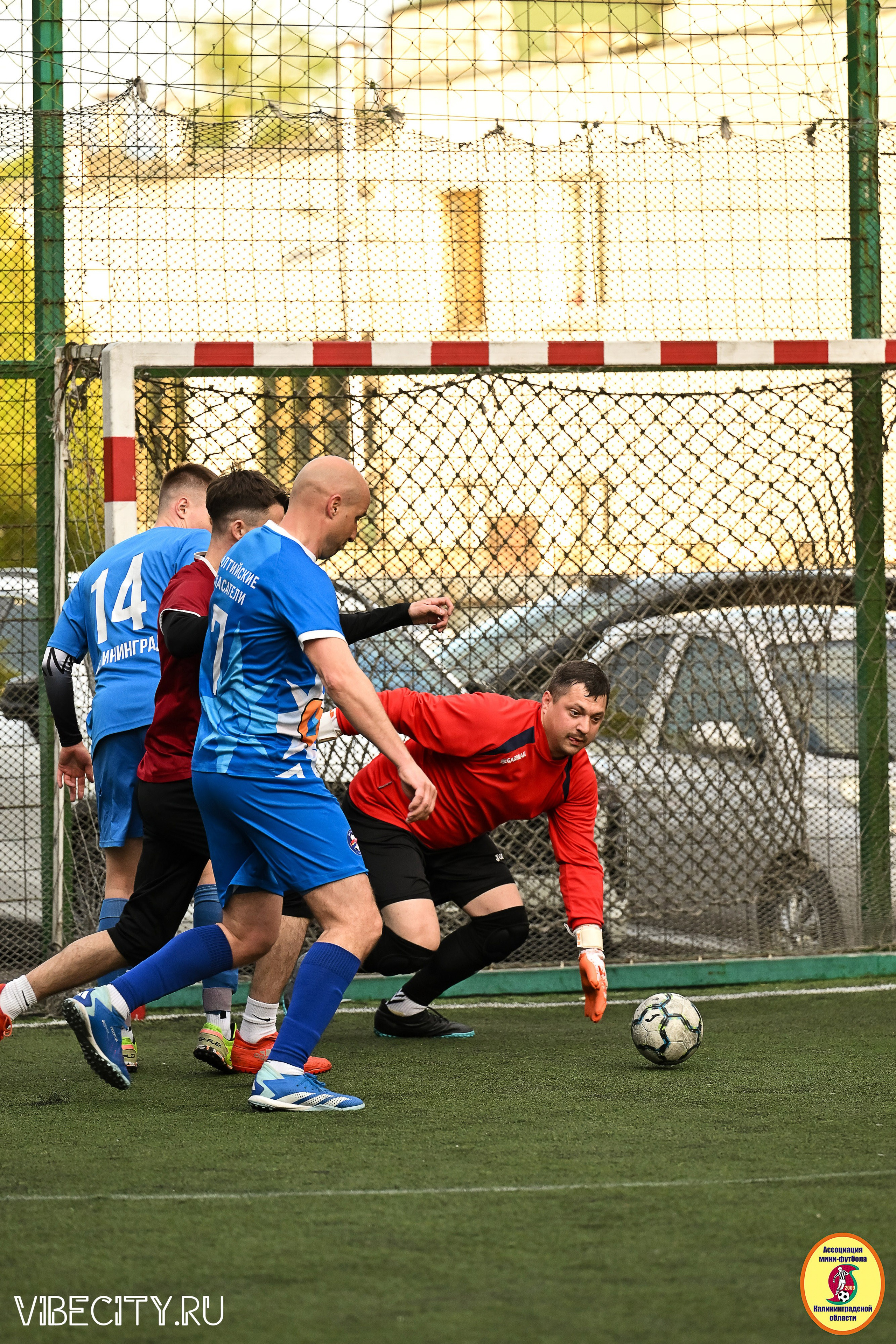 ИГРЫ МИНИ-ФУТБОЛЬНОЙ ЛИГИ. VIBECITY.RU Вайб Сити Ру Фоторепортажи Фотоотчеты Калининград